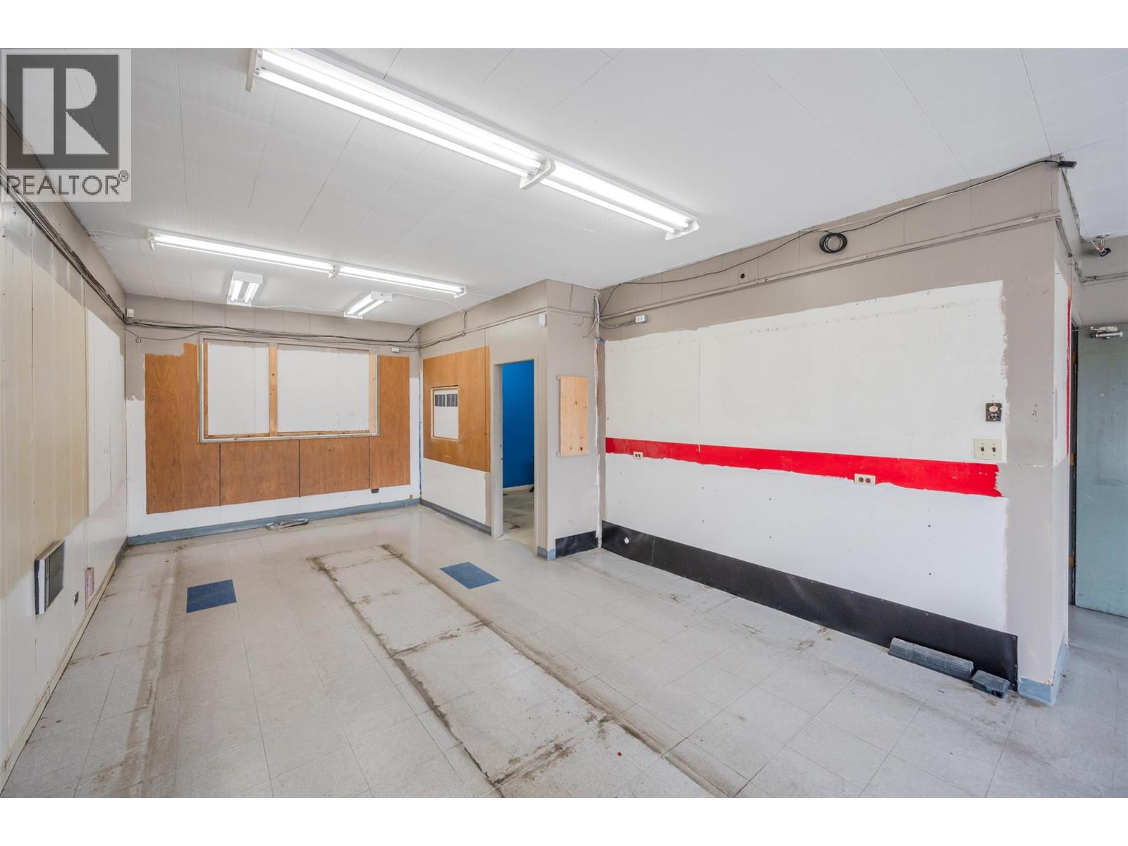 402 Industrial Avenue E Property Photo 28