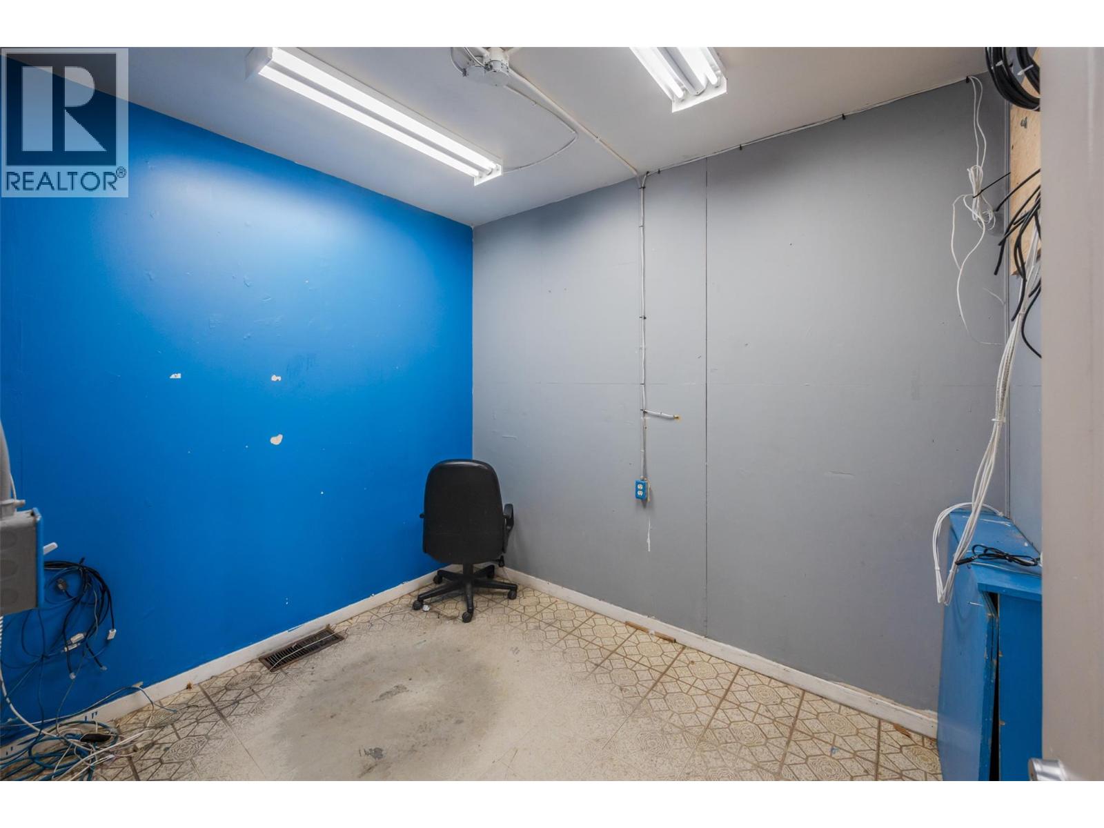 402 Industrial Avenue E Property Photo 29