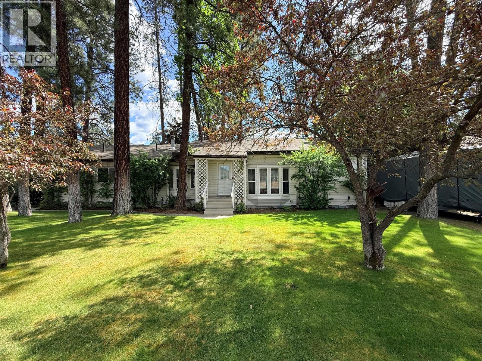 6240 Vine Road Property Photo 1