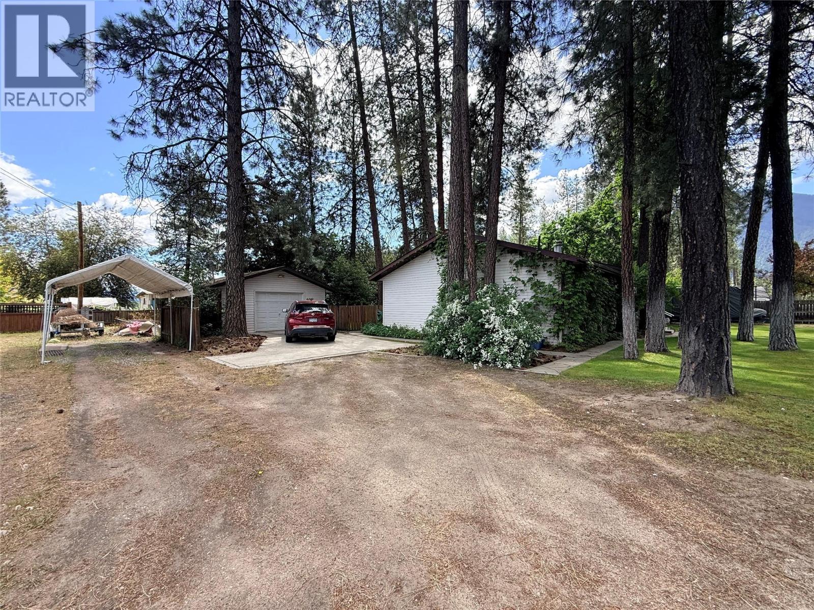 6240 Vine Road Property Photo 2