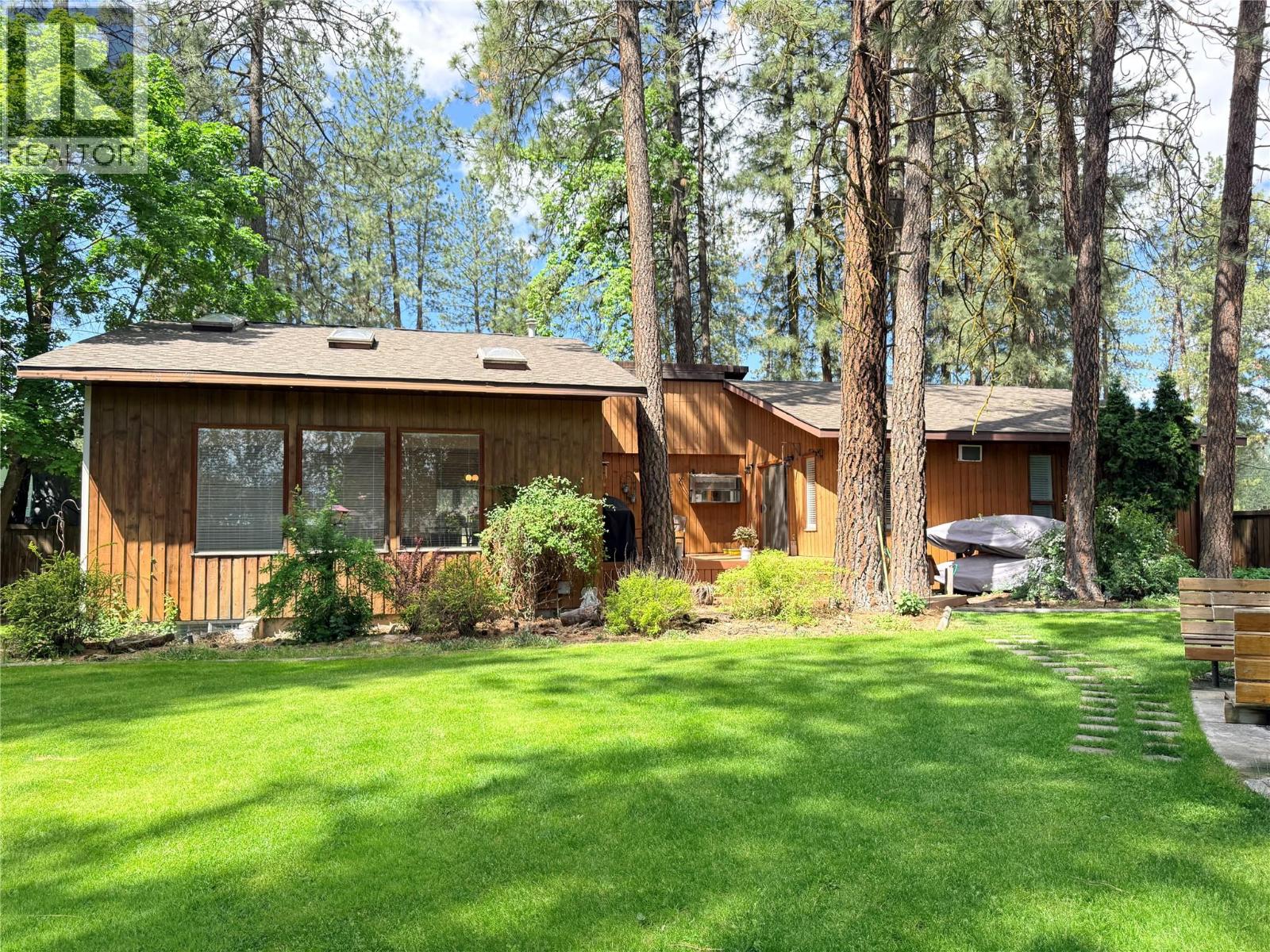 6240 Vine Road Property Photo 3