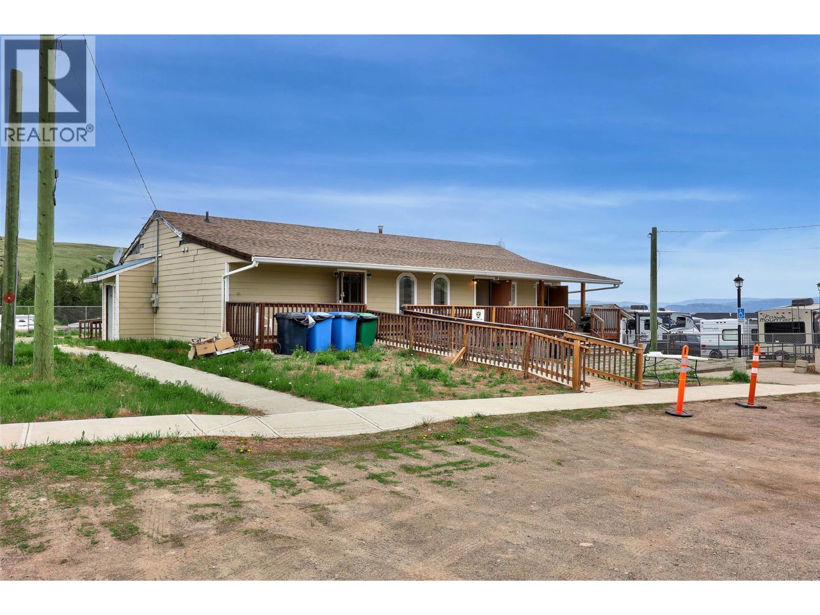 2805 Hwy 5a South Highway Property Photo 2