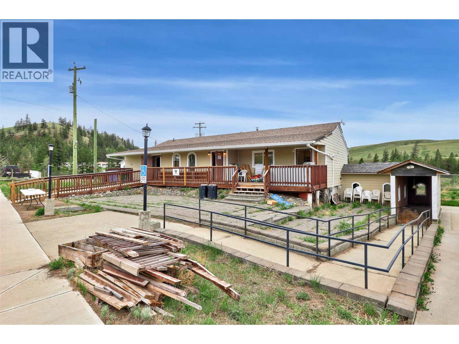 2805 Hwy 5a South Highway Property Photo 3