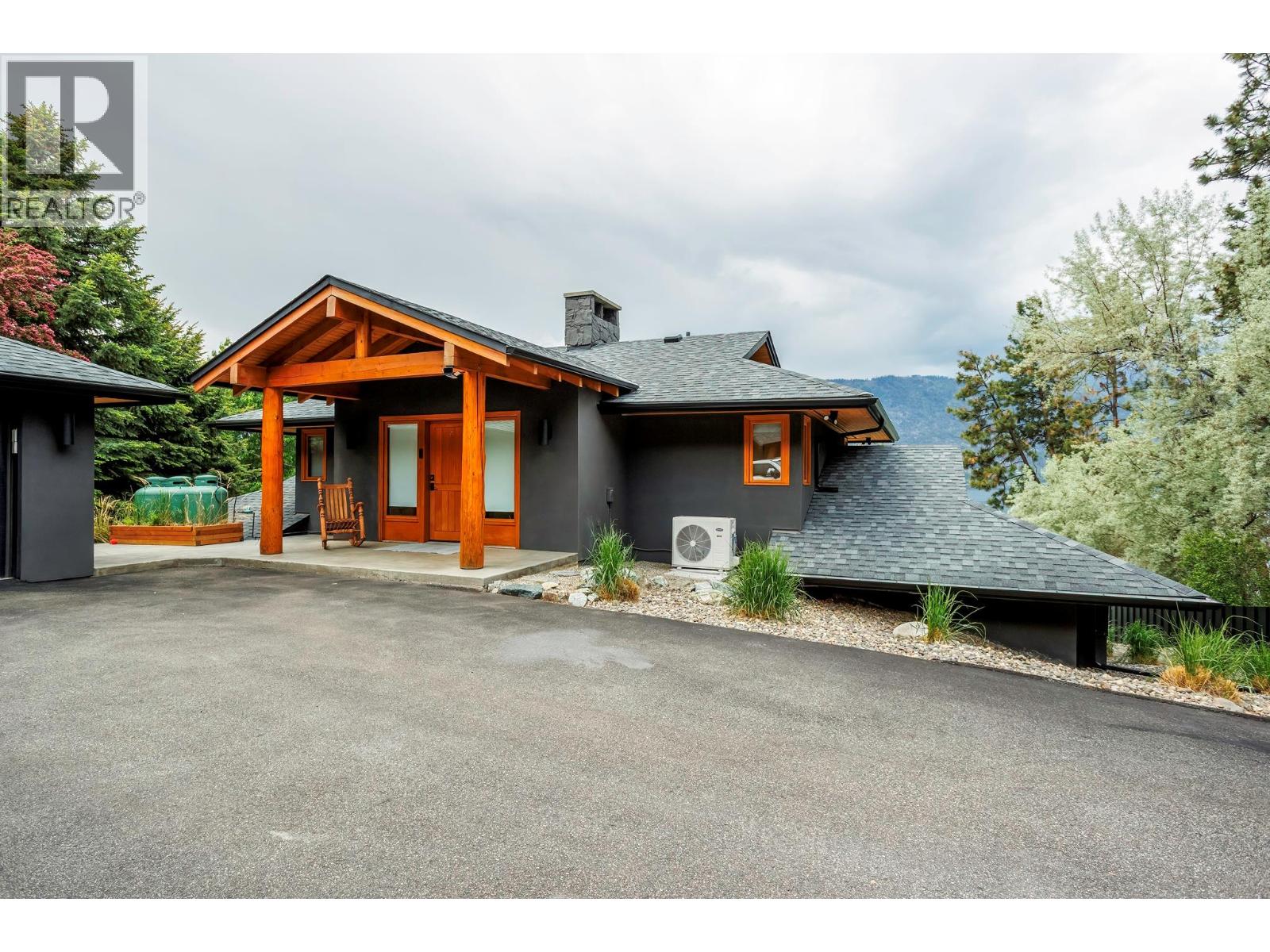 9887 Okanagan Centre Road W Property Photo 4