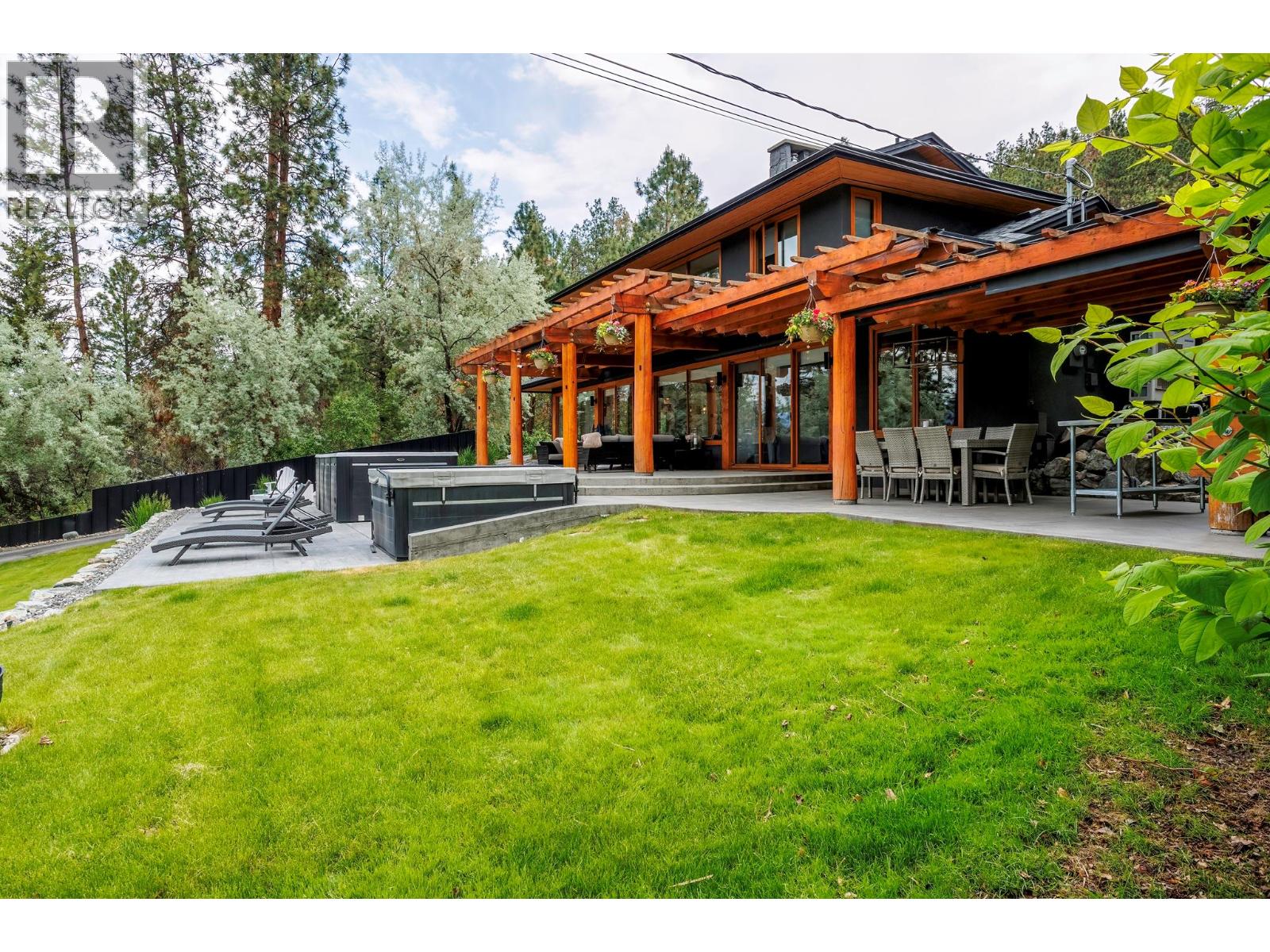 9887 Okanagan Centre Road W Property Photo 9