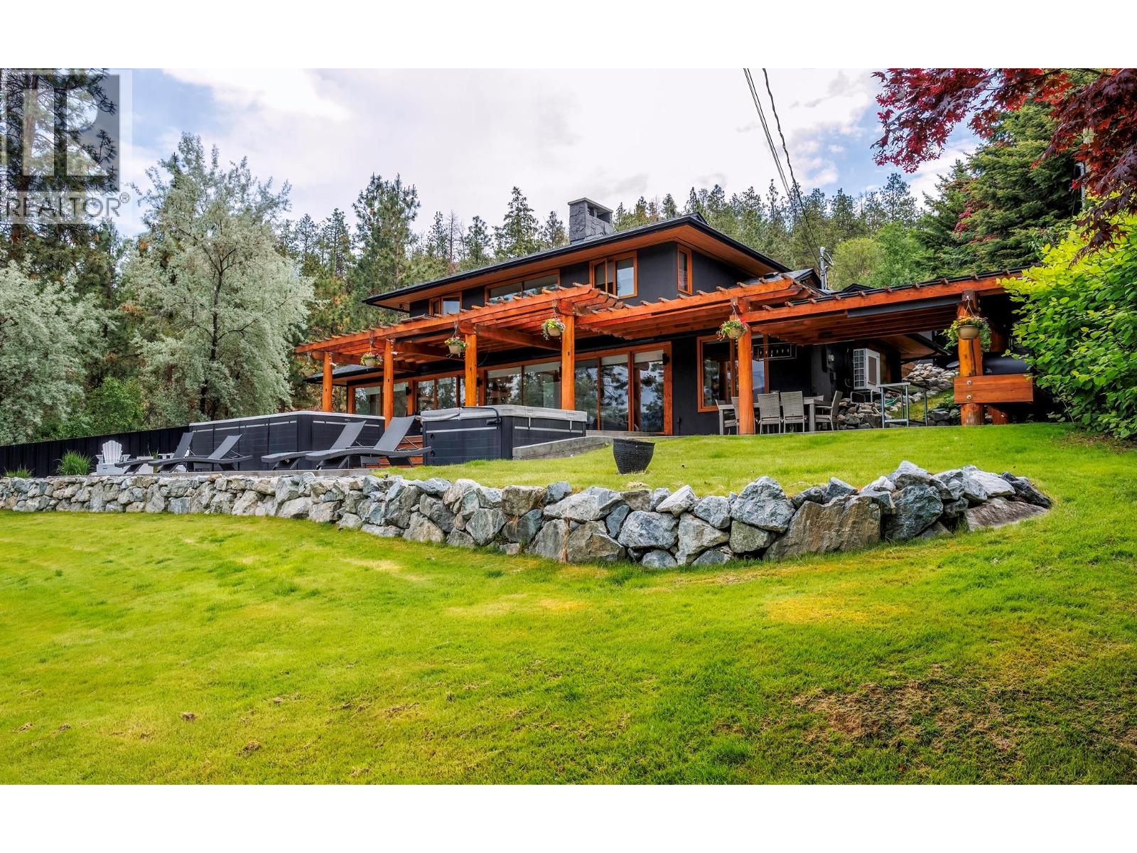 9887 Okanagan Centre Road W Property Photo 10