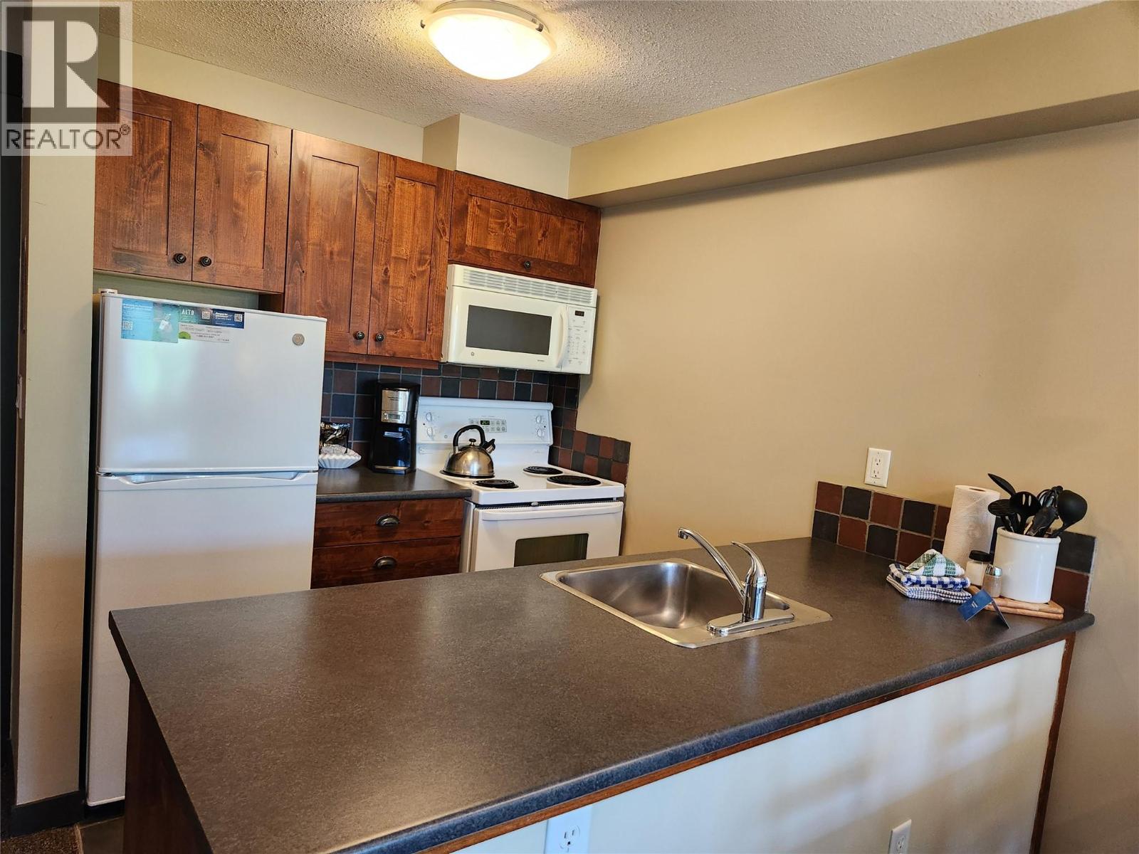 2070 Summit Drive Unit# 305 Property Photo 1