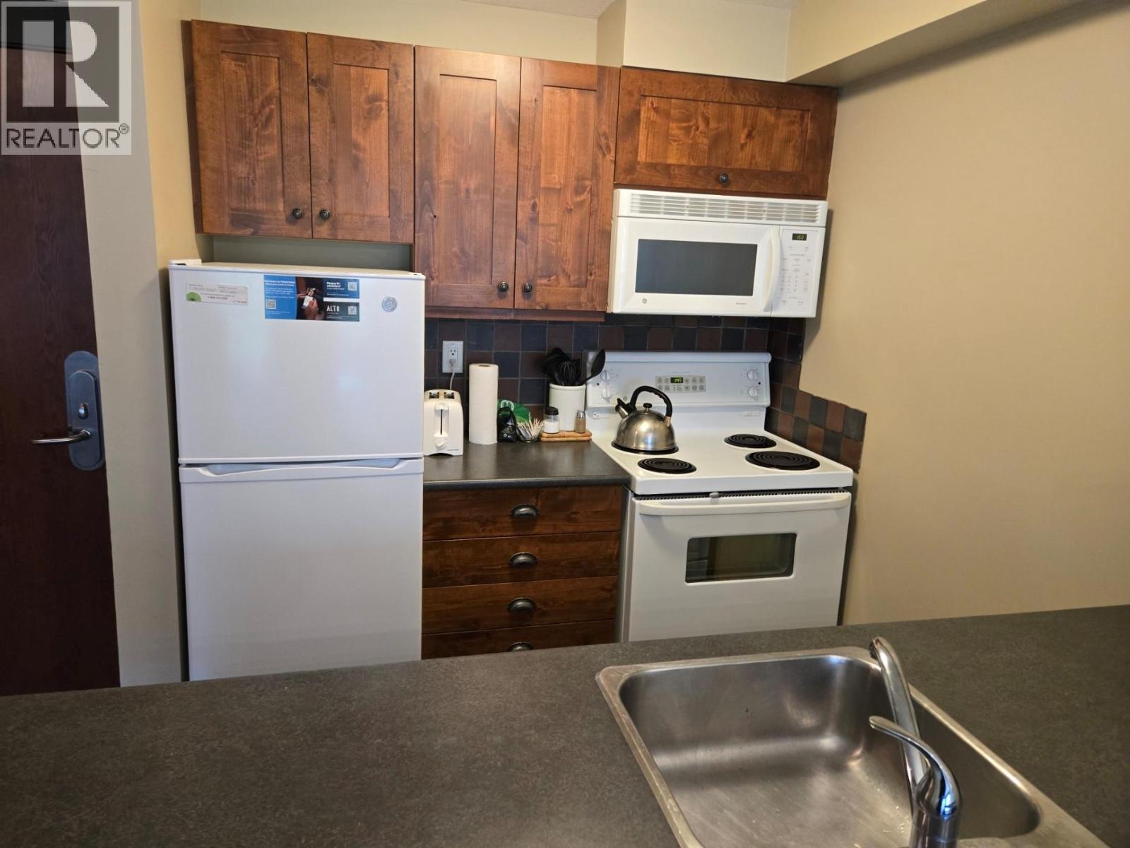 2070 Summit Drive Unit# 305 Property Photo 3