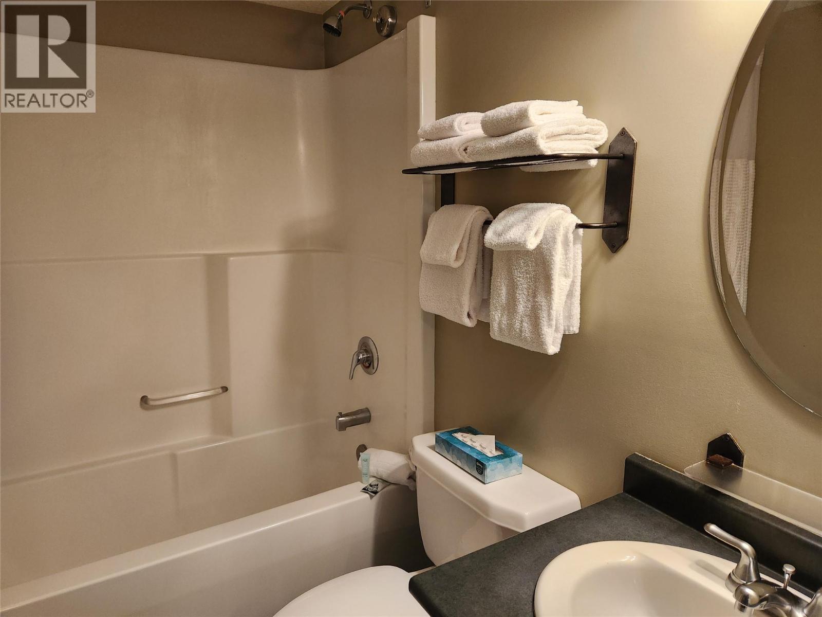 2070 Summit Drive Unit# 305 Property Photo 5