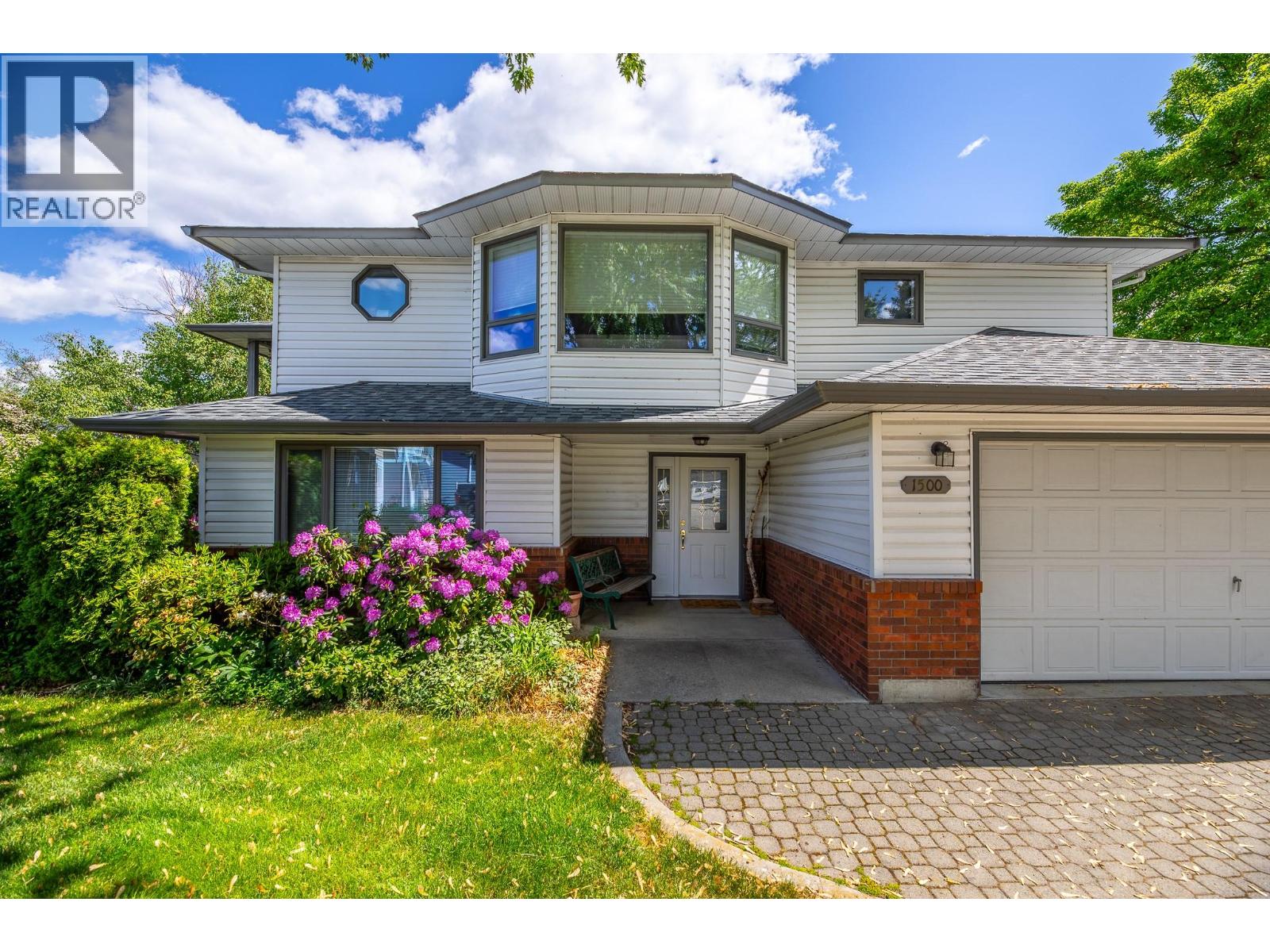 1500 Harding Street Property Photo 1
