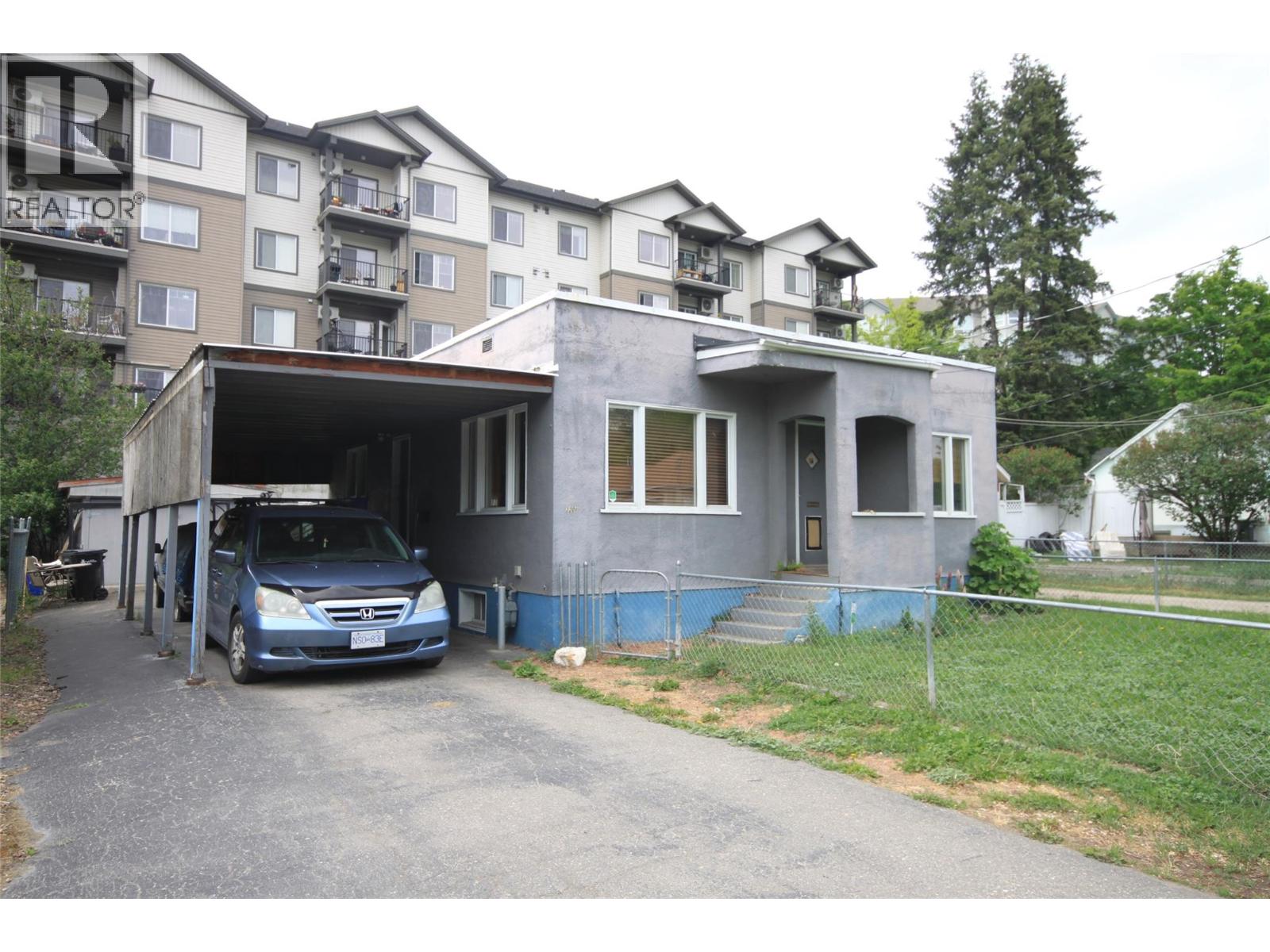 3208 35 Street Property Photo 26
