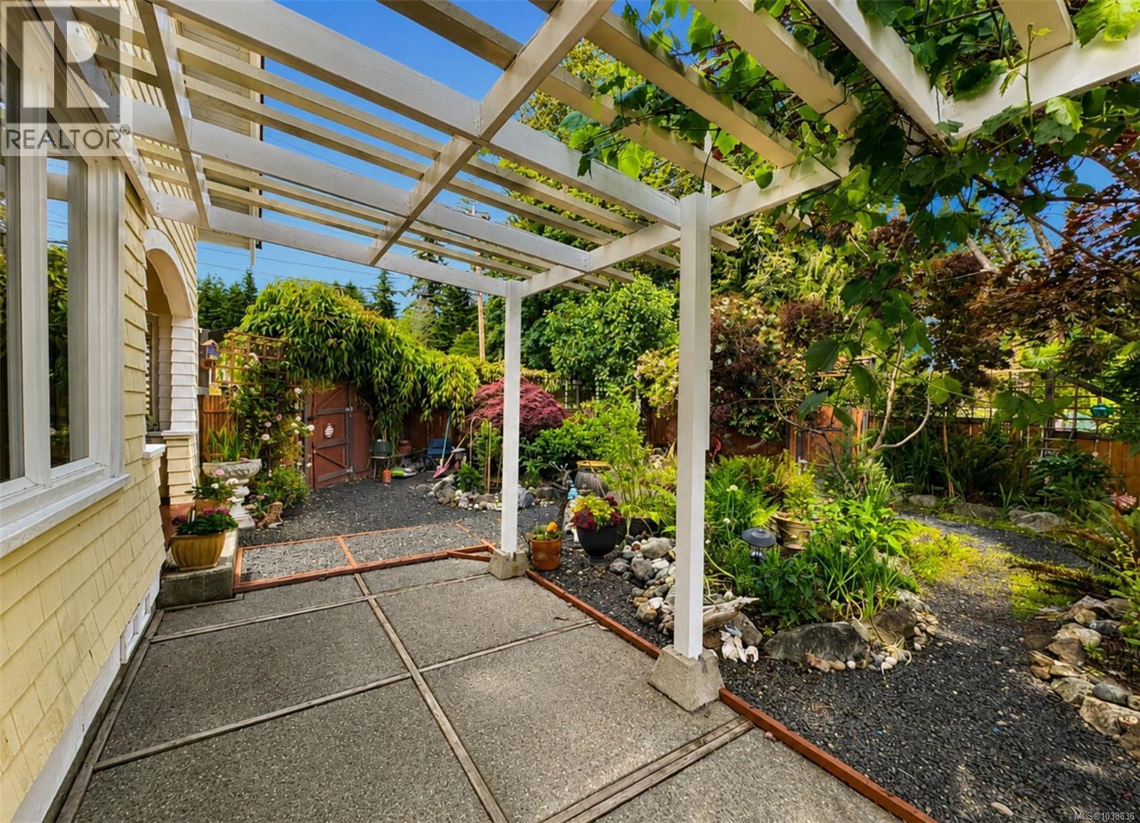5292 Margaret St Property Photo 38