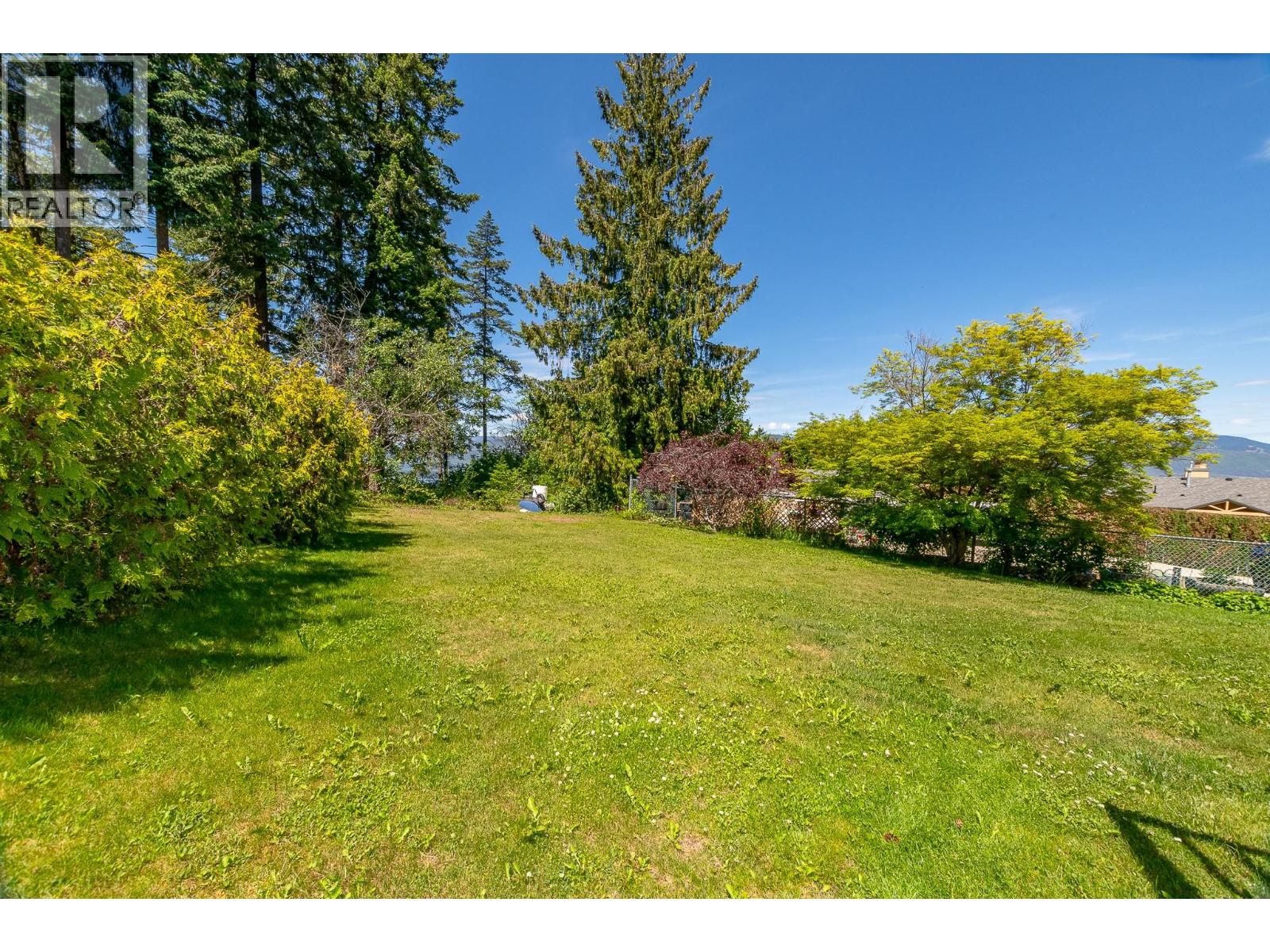 2392 Mt Tuam Crescent Property Photo 6
