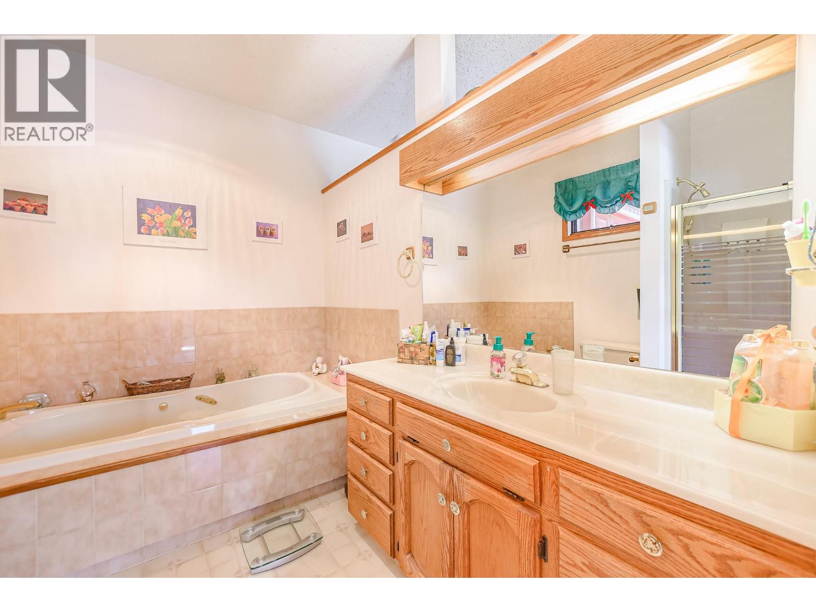 2392 Mt Tuam Crescent Property Photo 40