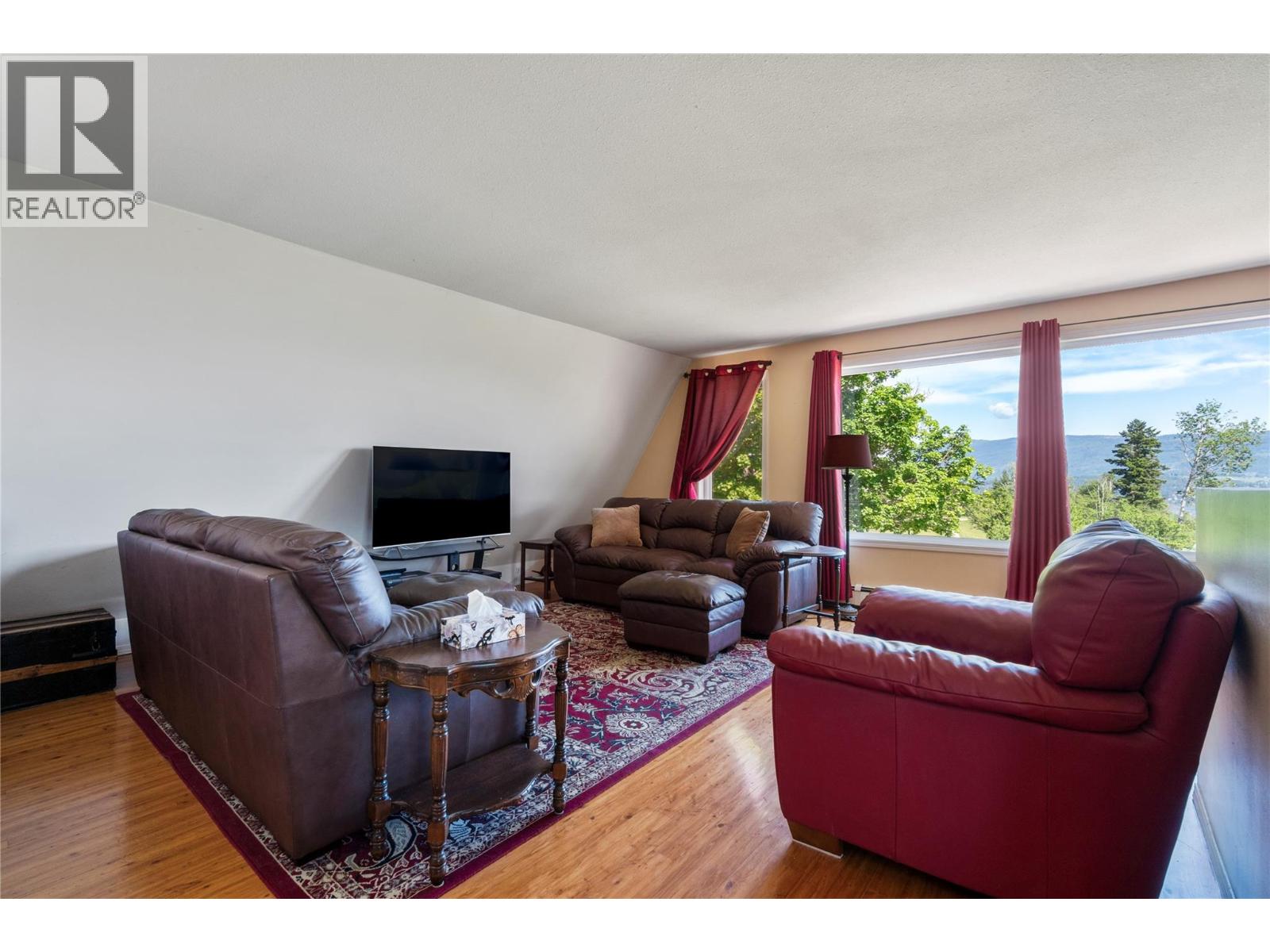 5641 50 Street Nw Property Photo 26