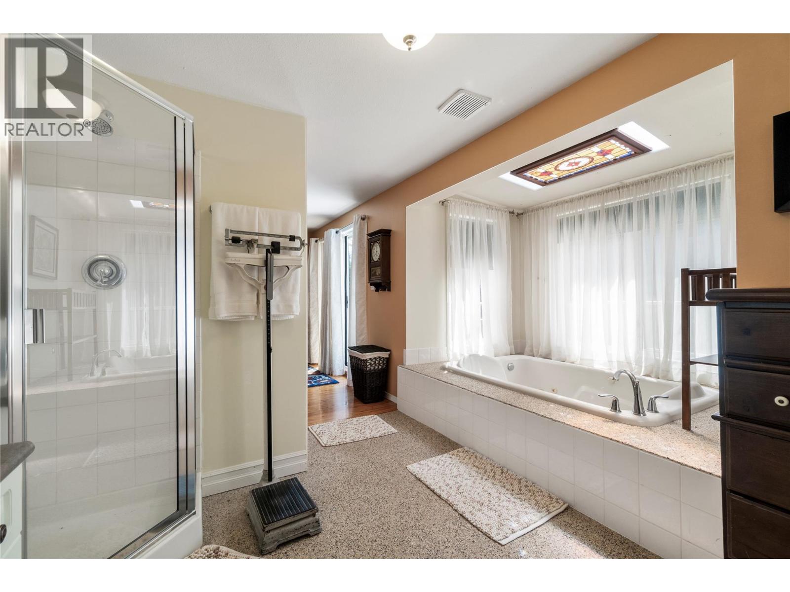 5641 50 Street Nw Property Photo 41