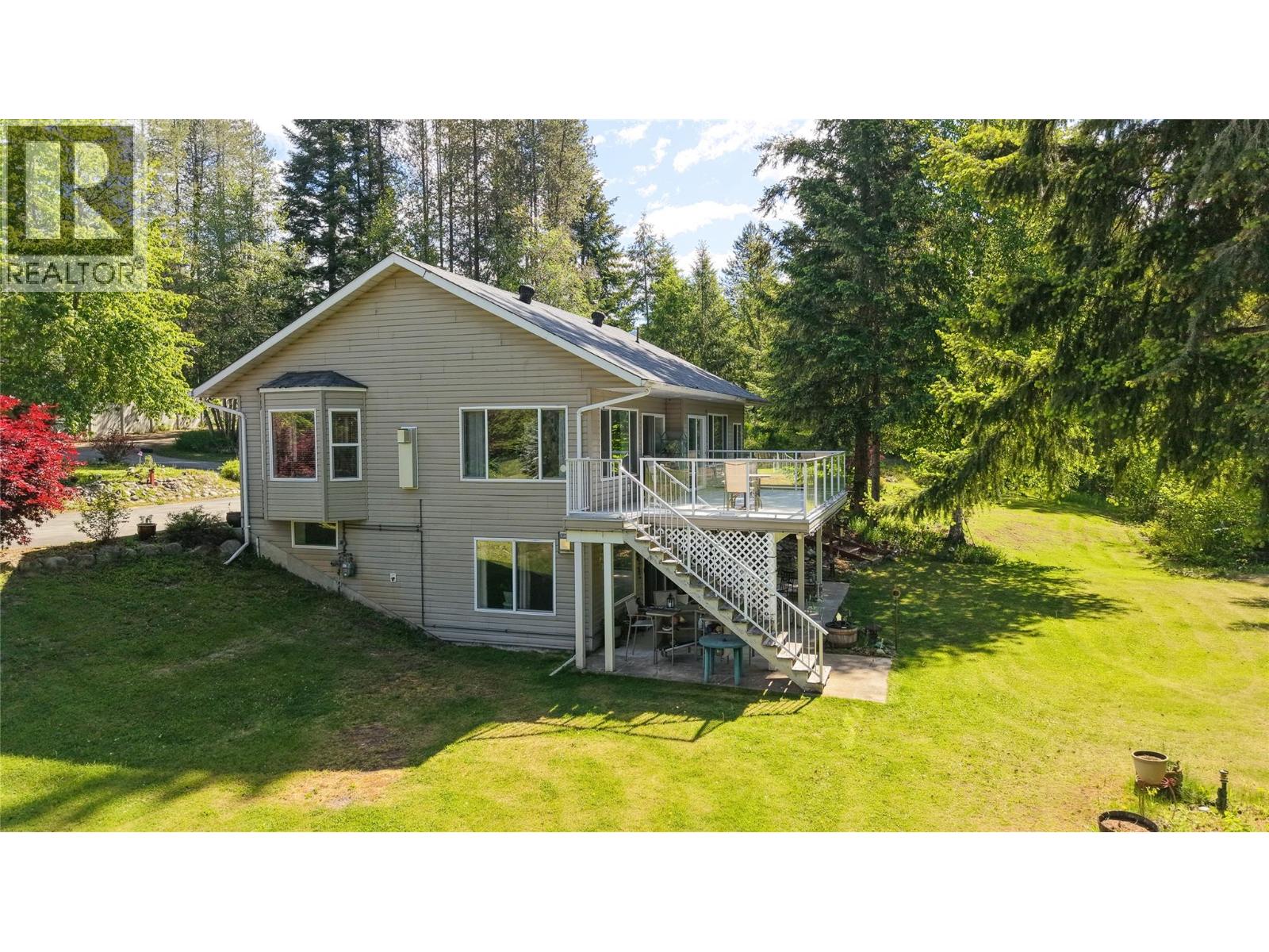 2693 Osachoff Road Property Photo 3