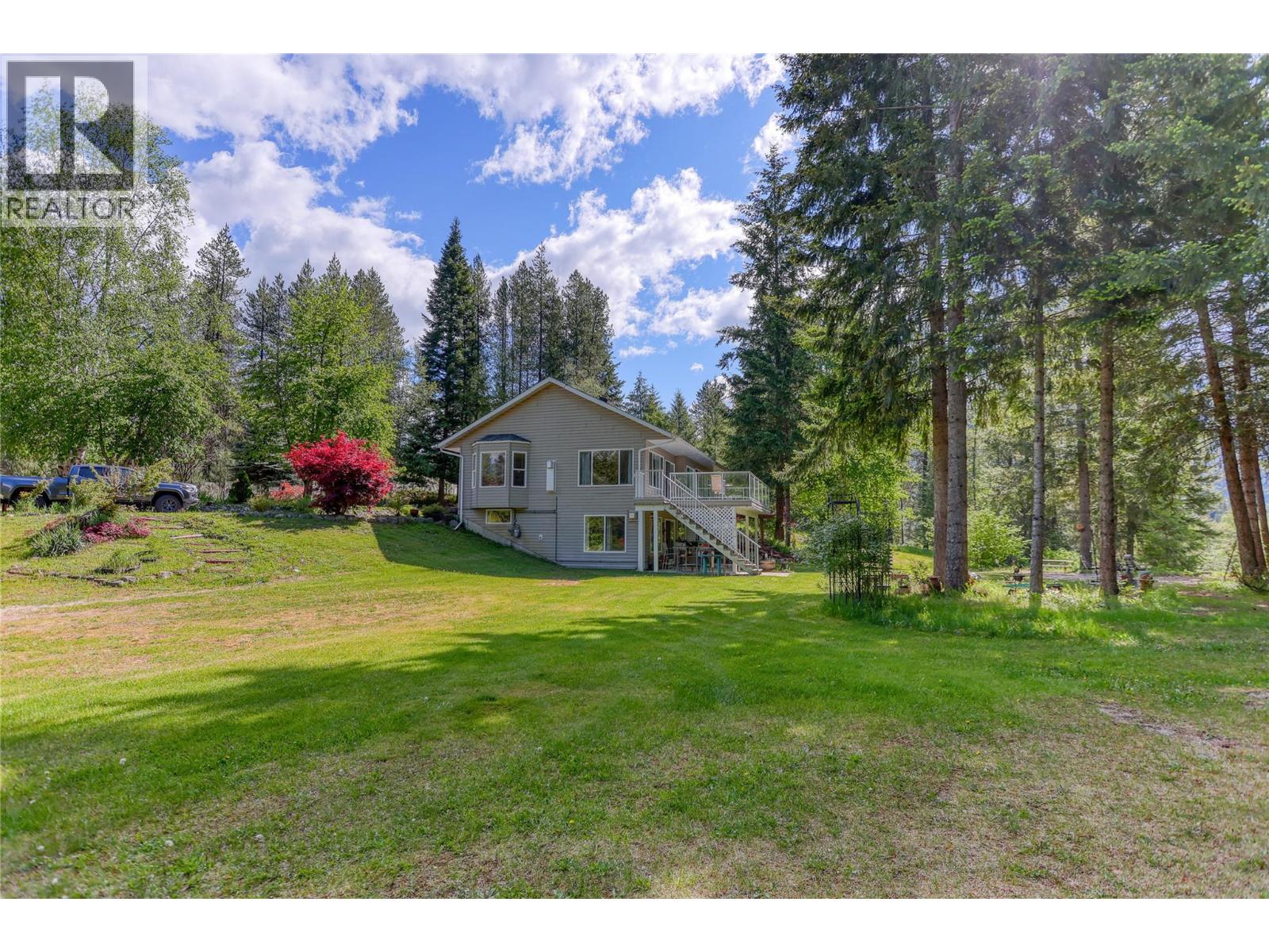 2693 Osachoff Road Property Photo 6