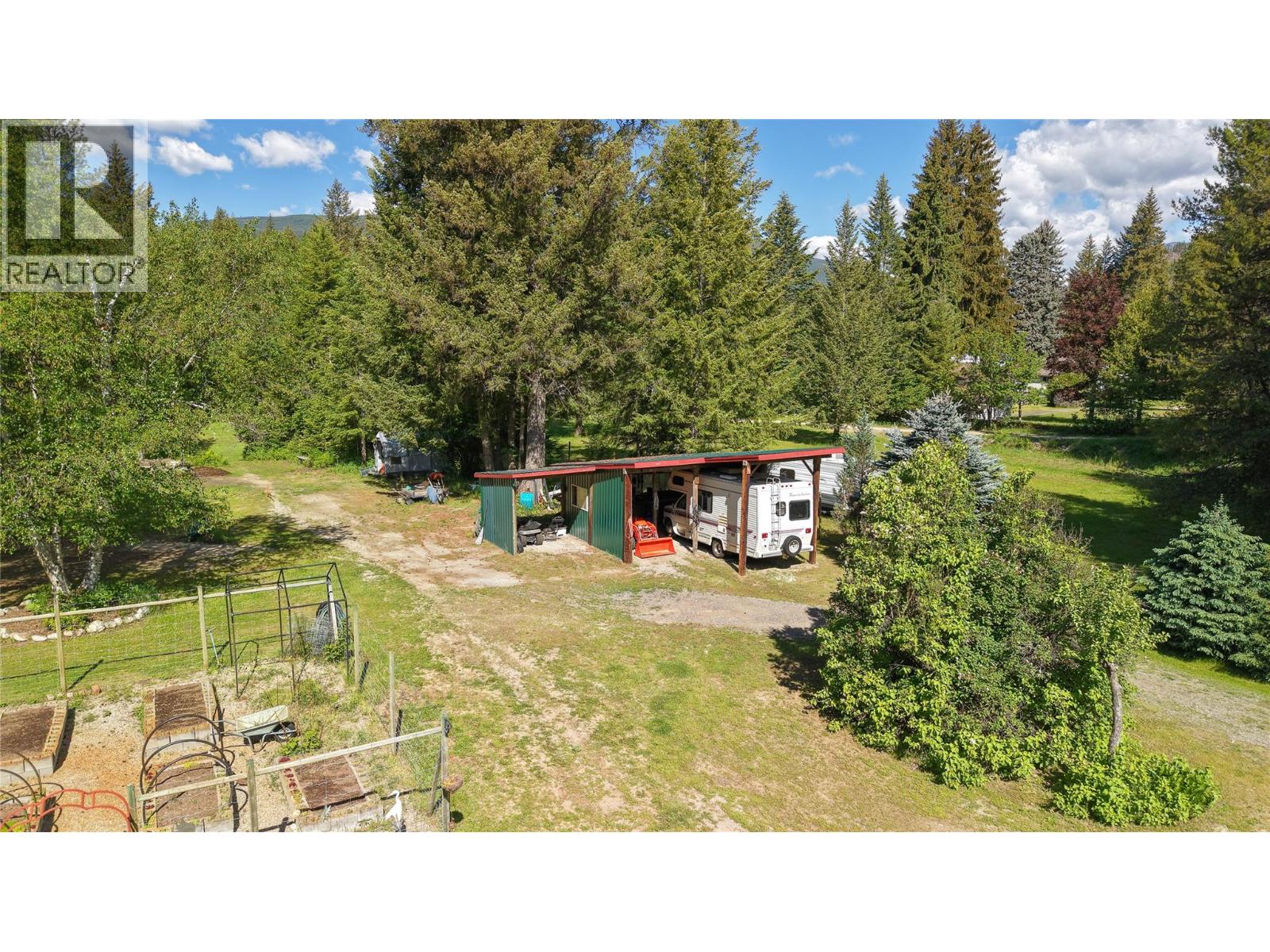 2693 Osachoff Road Property Photo 10