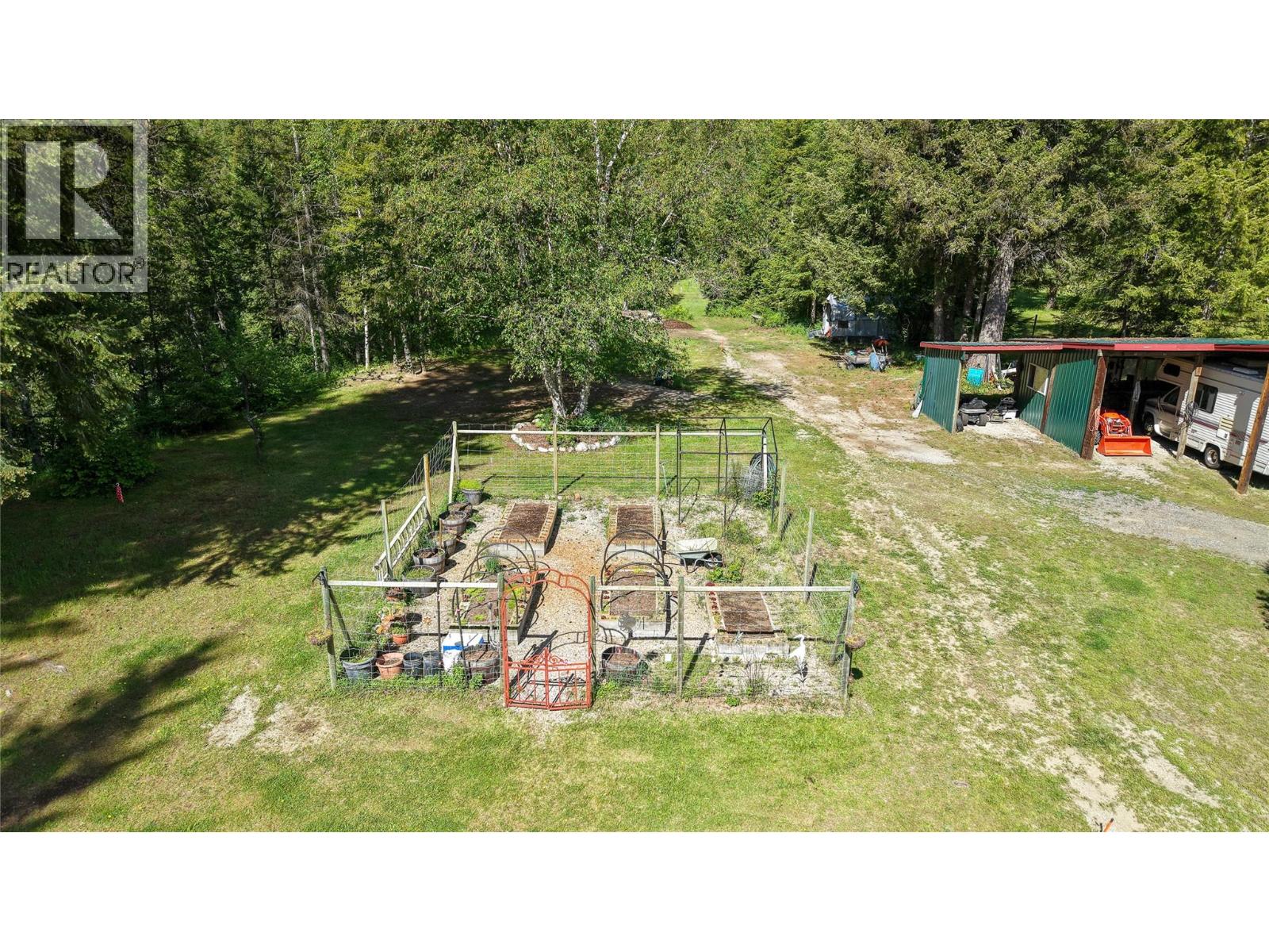 2693 Osachoff Road Property Photo 16
