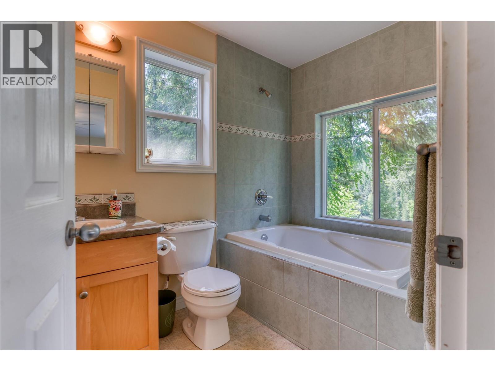2693 Osachoff Road Property Photo 28