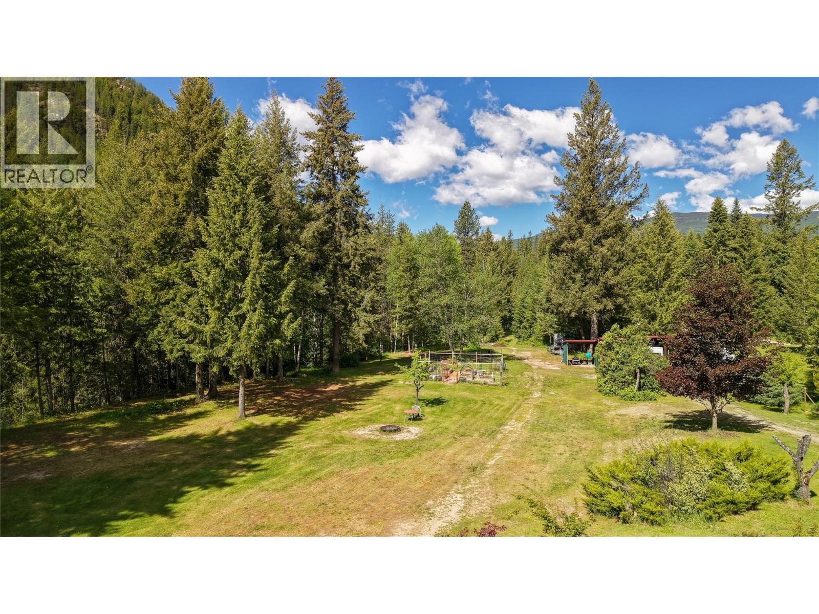 2693 Osachoff Road Property Photo 40