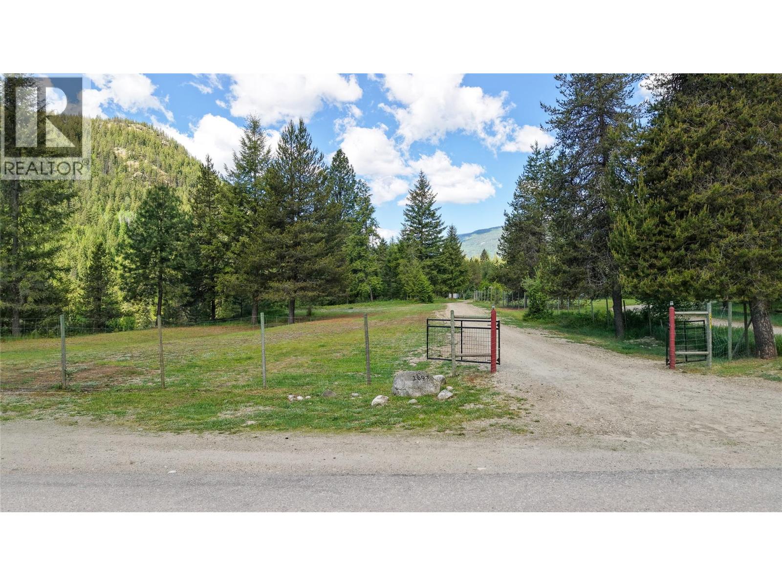 2693 Osachoff Road Property Photo 41