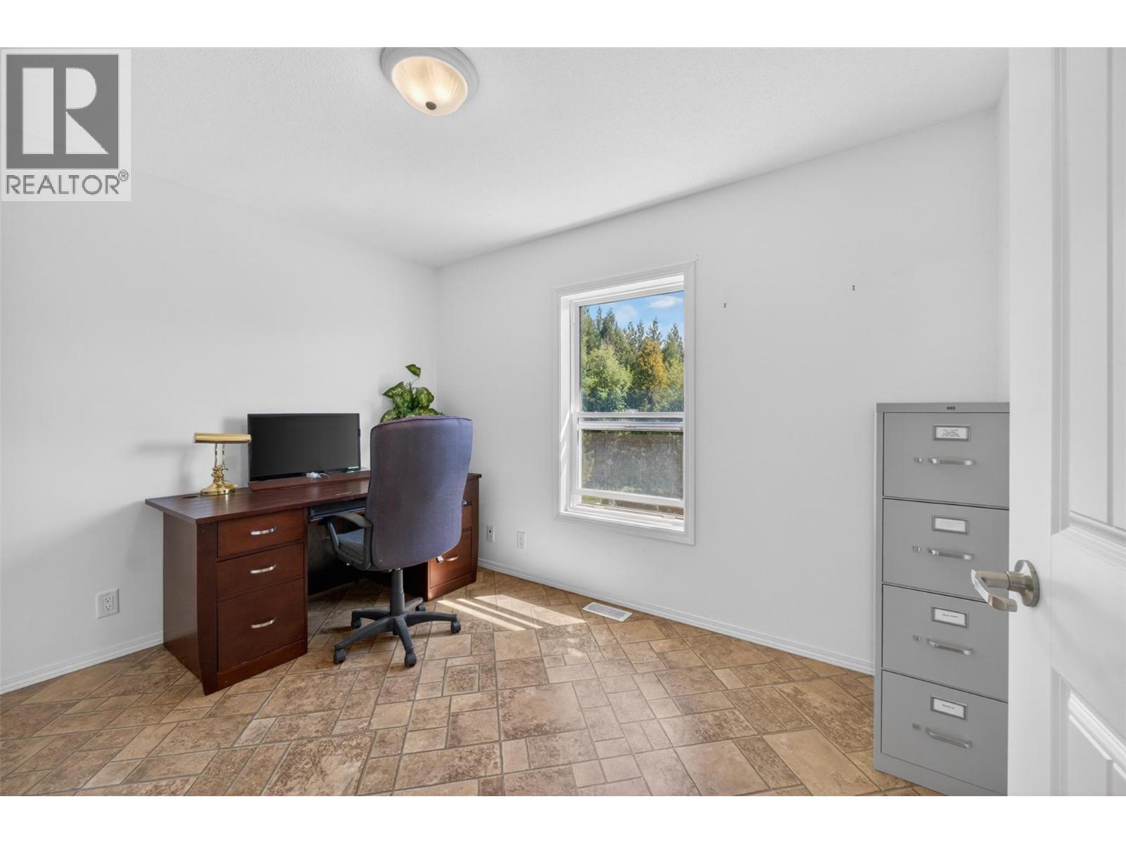 31 Violet Road Property Photo 20