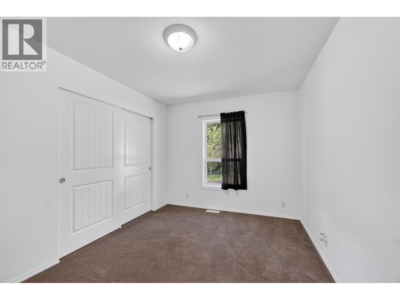 31 Violet Road Property Photo 21