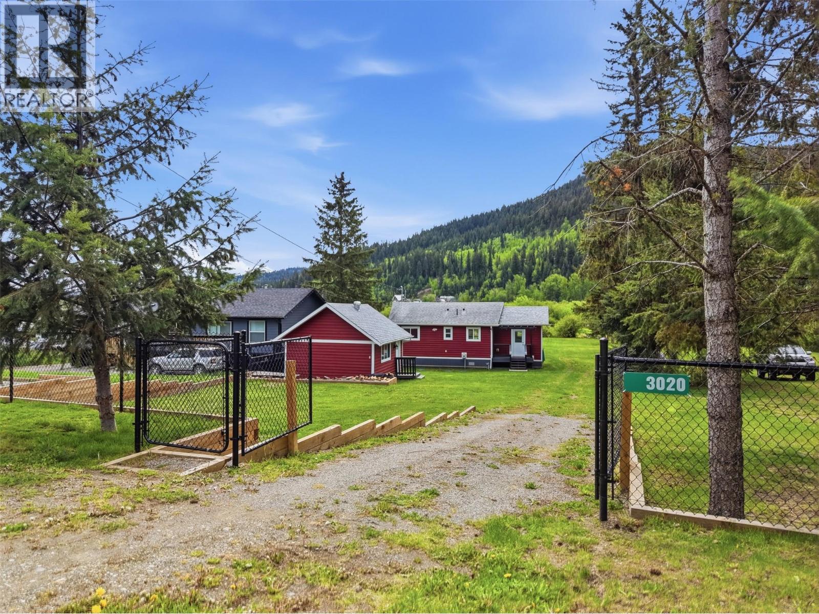3020 Mccreight Road Property Photo 1