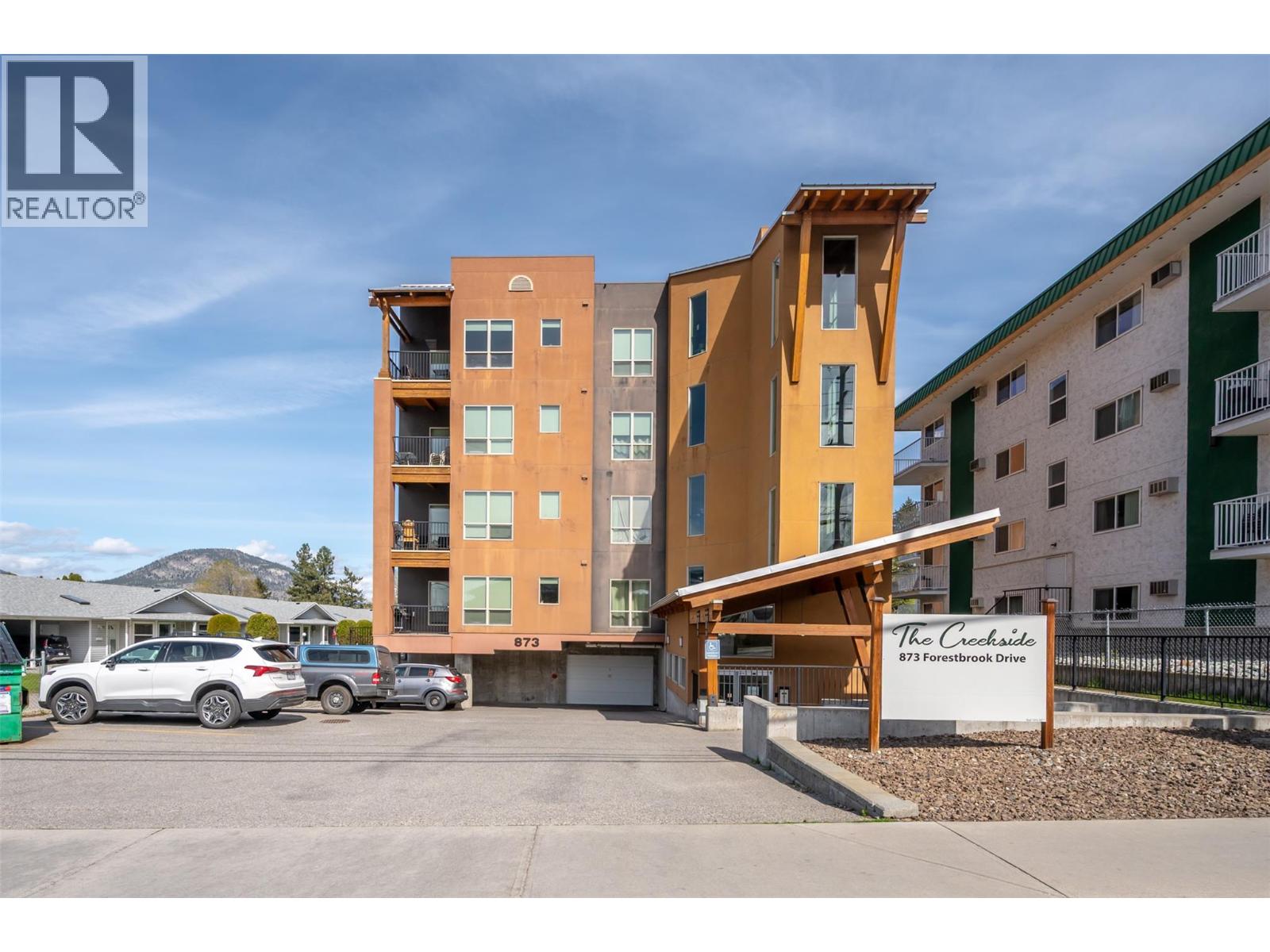 873 Forestbrook Drive Unit# 204