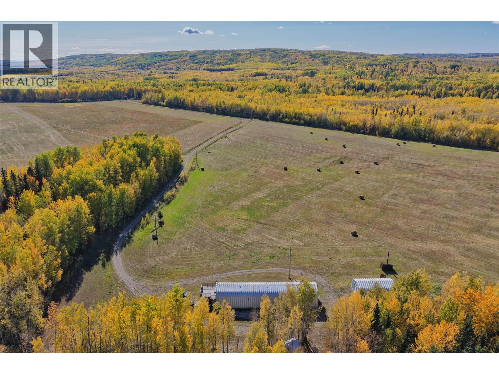 790/770 Jackfish Lake Road Property Photo 3