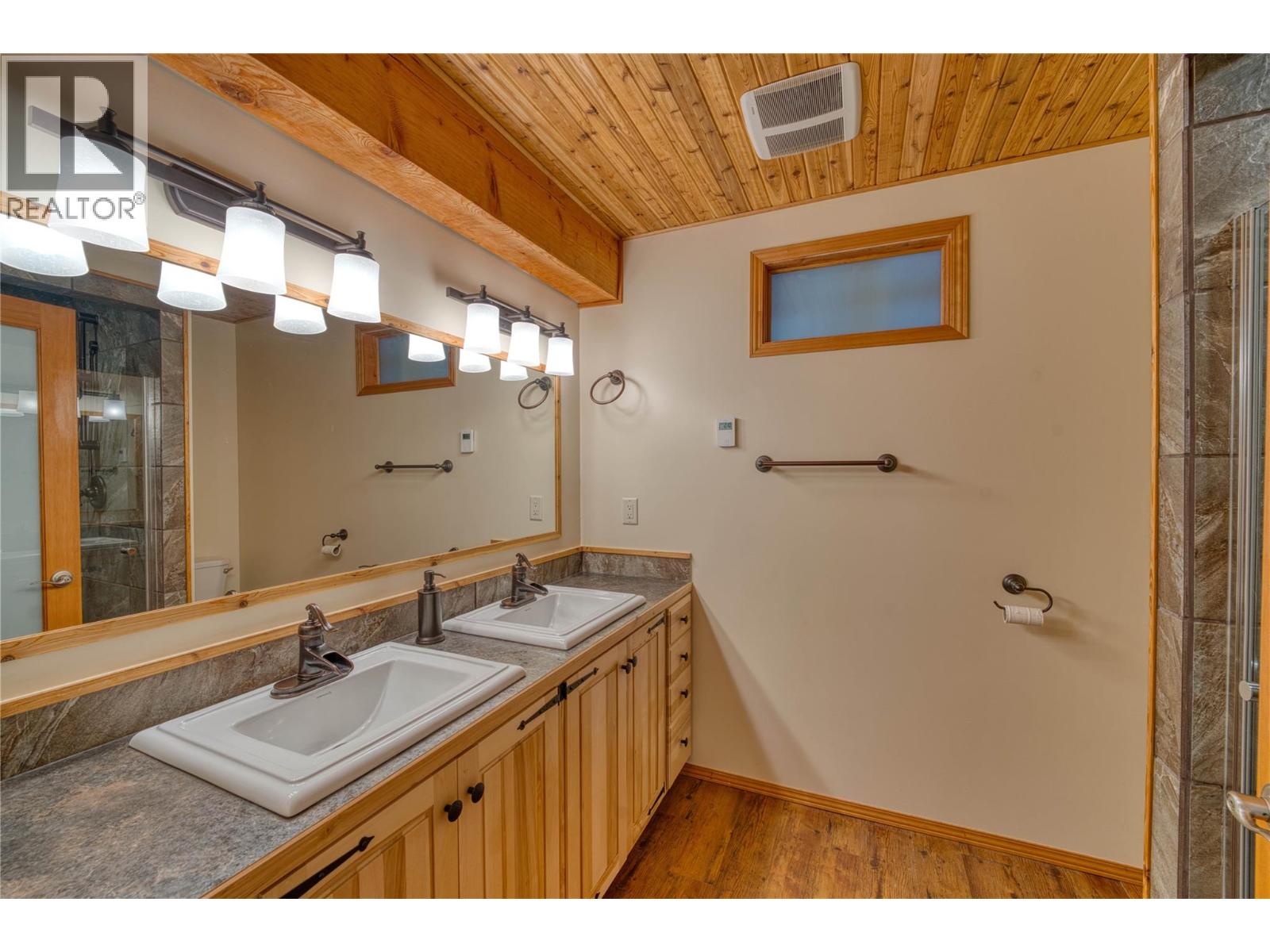 790/770 Jackfish Lake Road Property Photo 16