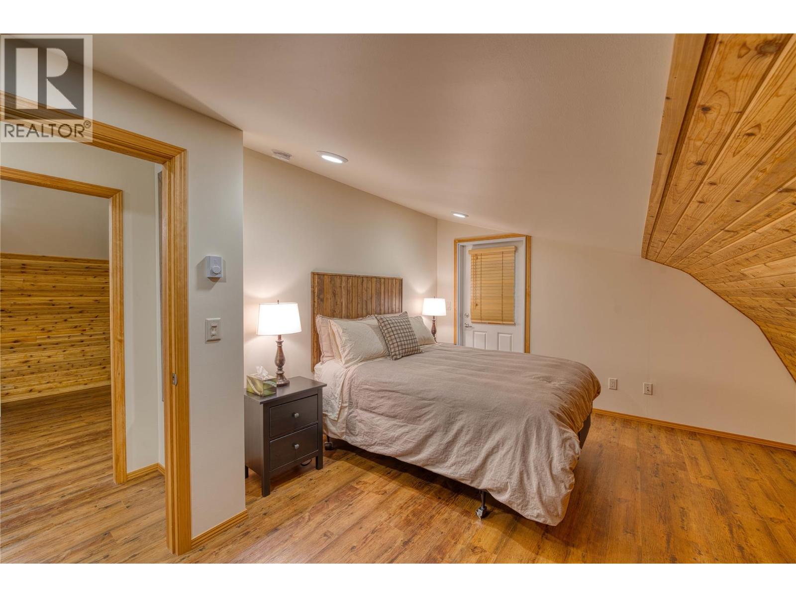 790/770 Jackfish Lake Road Property Photo 17