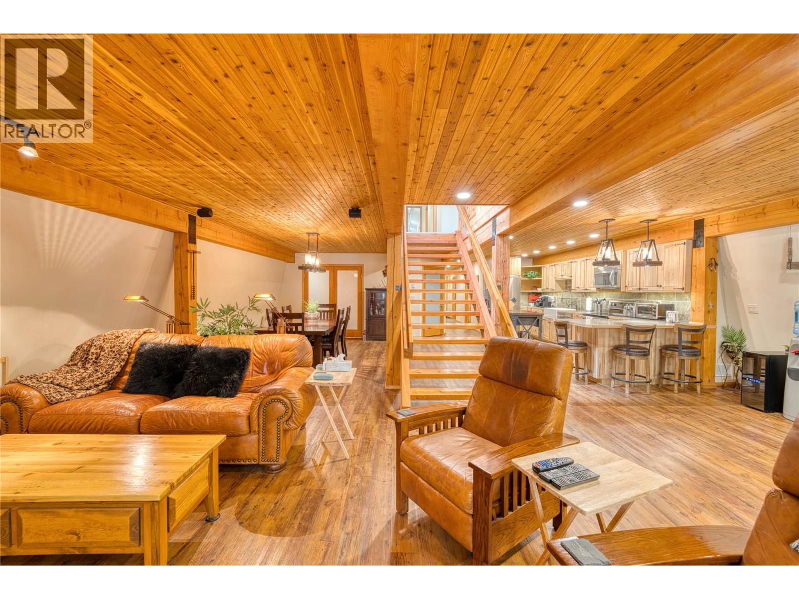 790/770 Jackfish Lake Road Property Photo 21