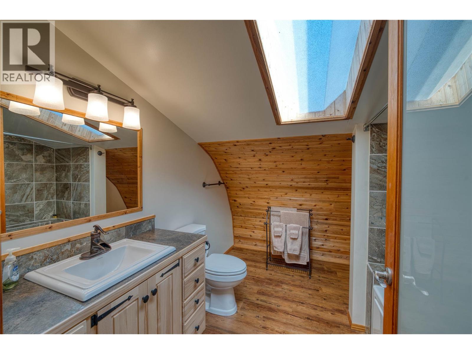 790/770 Jackfish Lake Road Property Photo 26