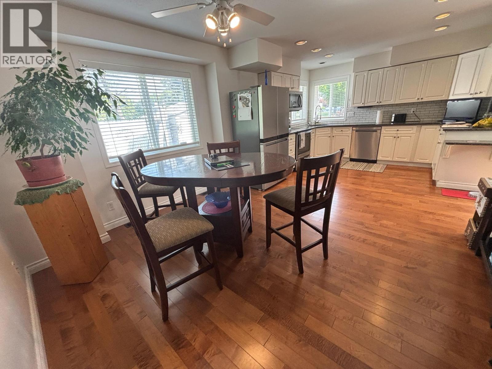 2230 Selkirk Place Property Photo 2