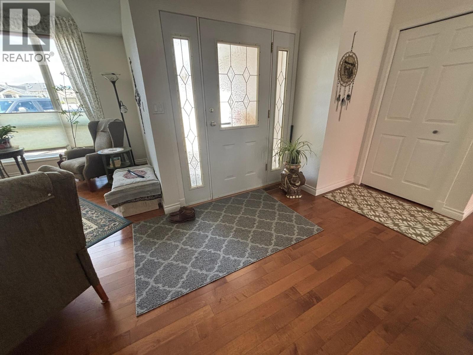 2230 Selkirk Place Property Photo 5