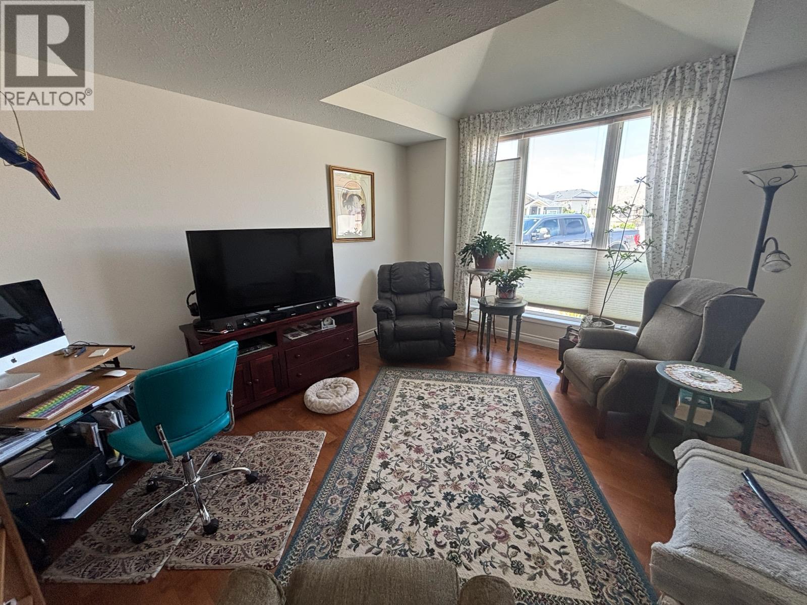 2230 Selkirk Place Property Photo 6