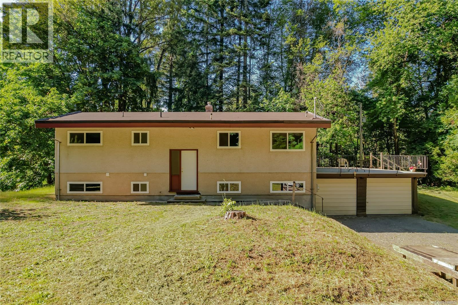 3246 Gibbins Rd Property Photo 1