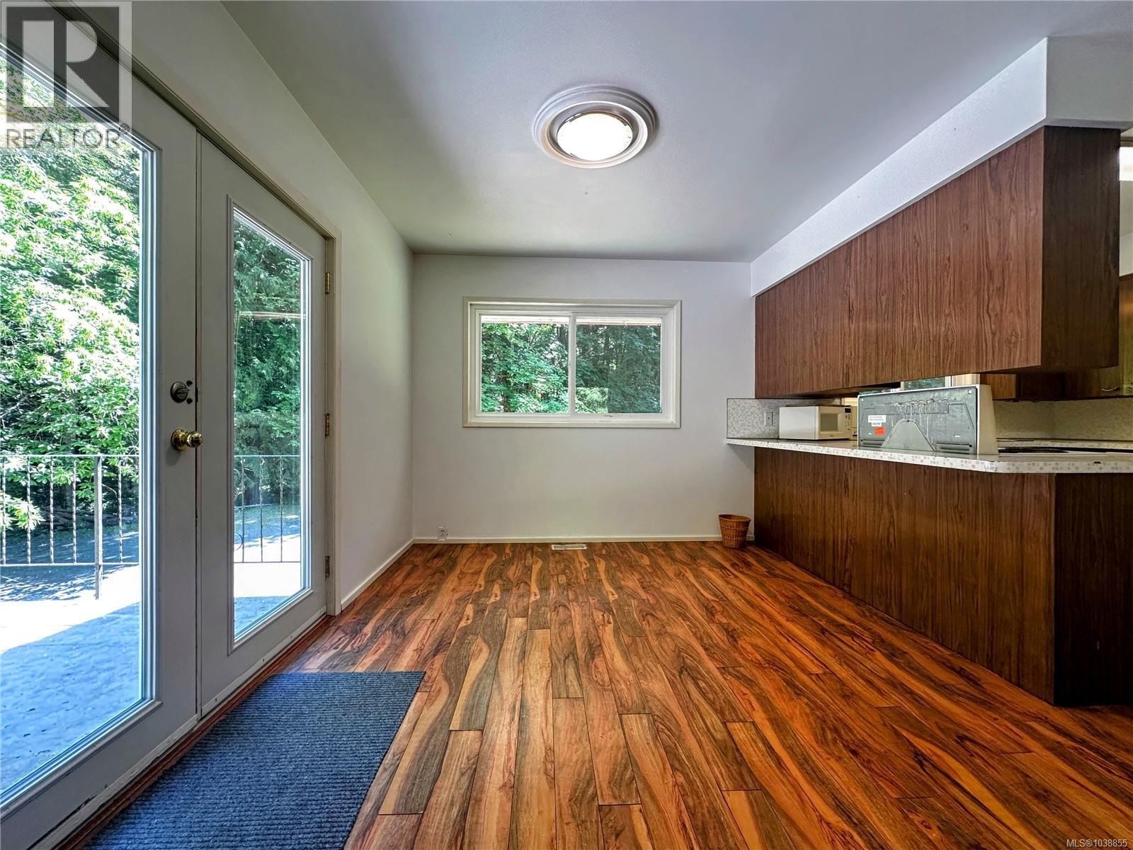 3246 Gibbins Rd Property Photo 16