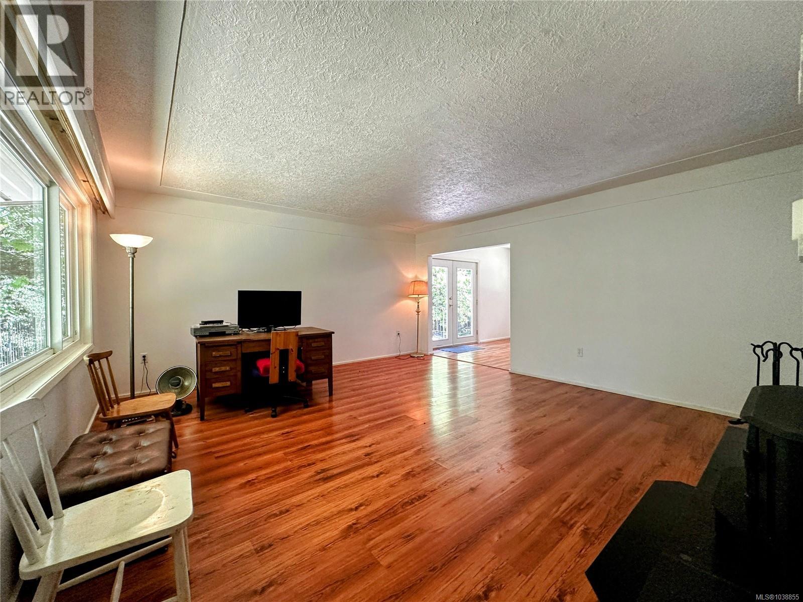 3246 Gibbins Rd Property Photo 21