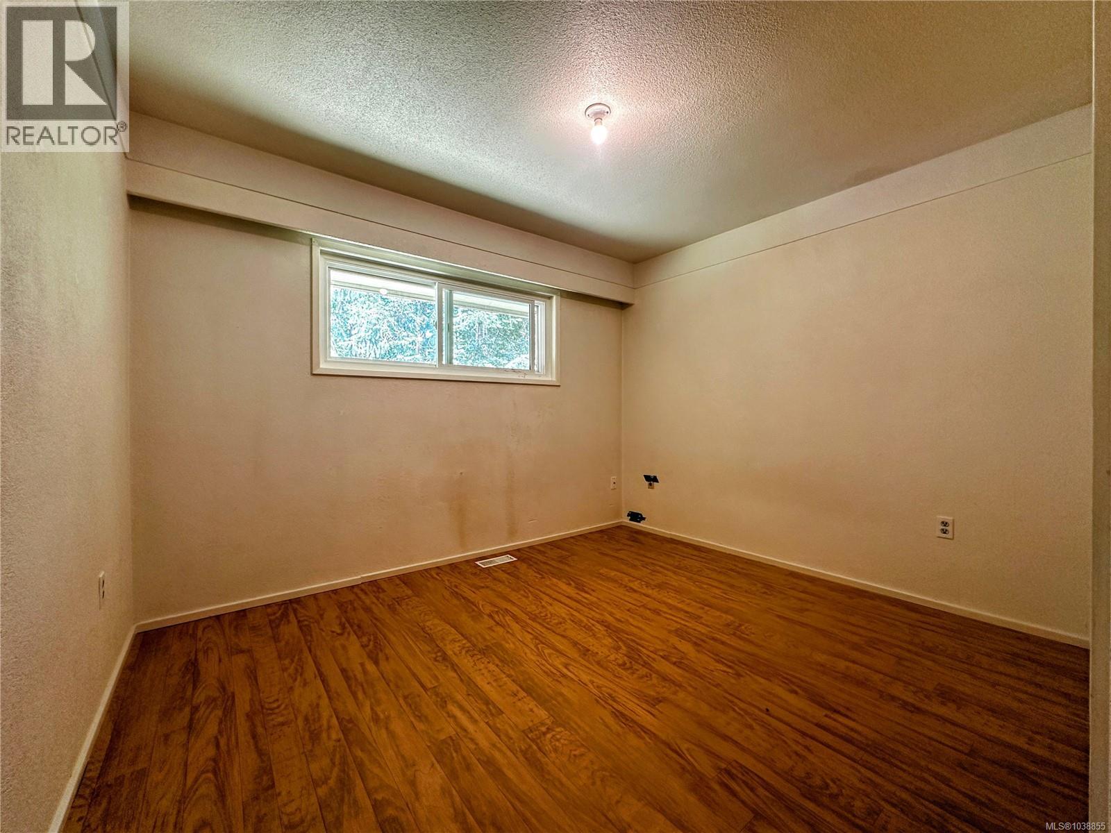 3246 Gibbins Rd Property Photo 26