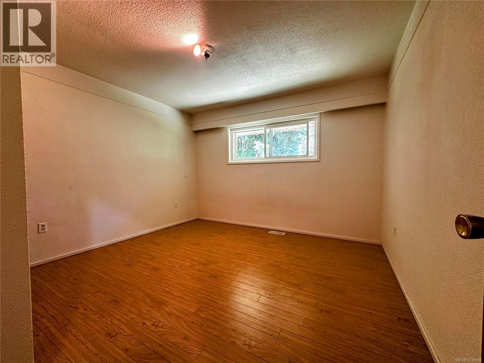3246 Gibbins Rd Property Photo 27