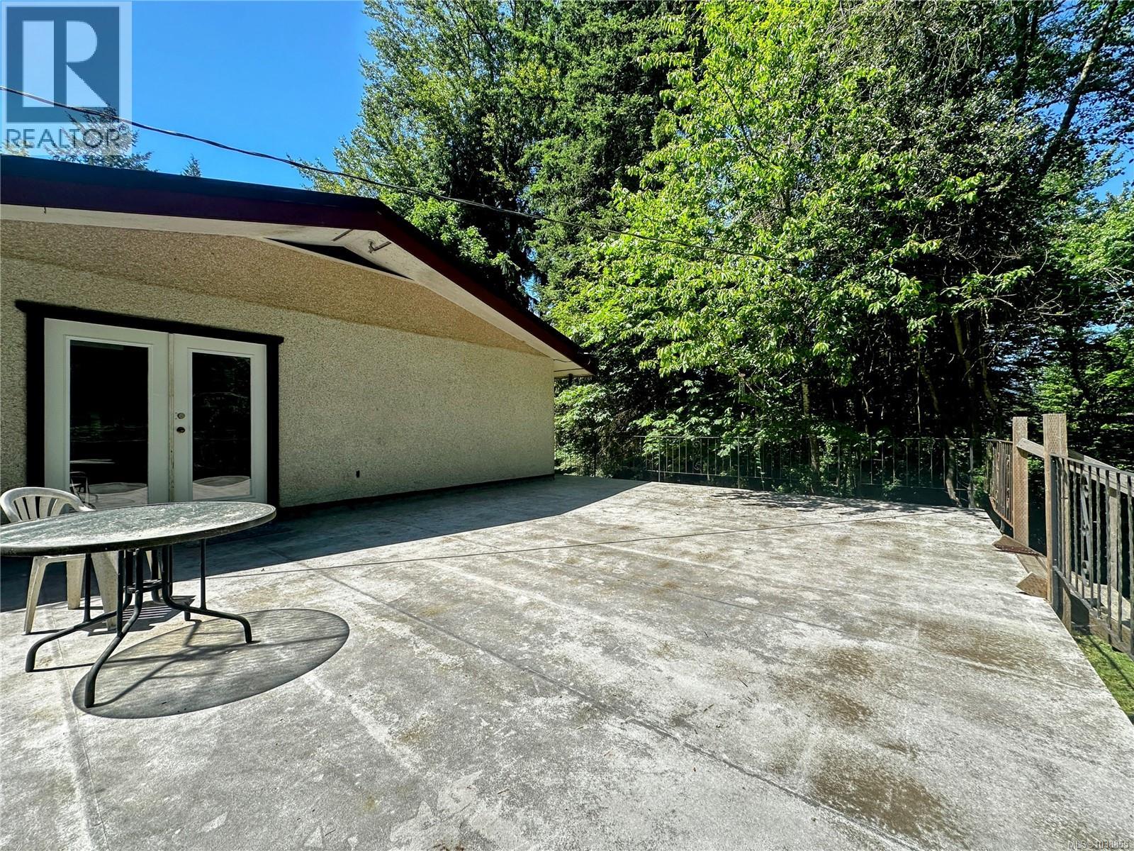 3246 Gibbins Rd Property Photo 44