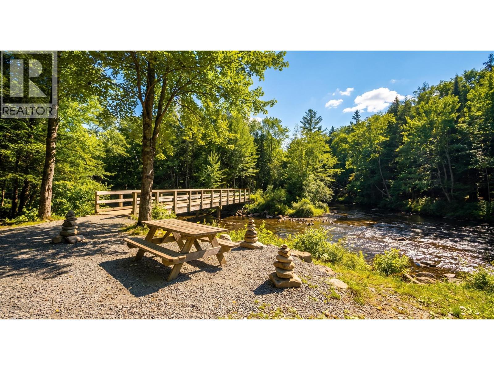 1748 Summers Creek Road Property Photo 1