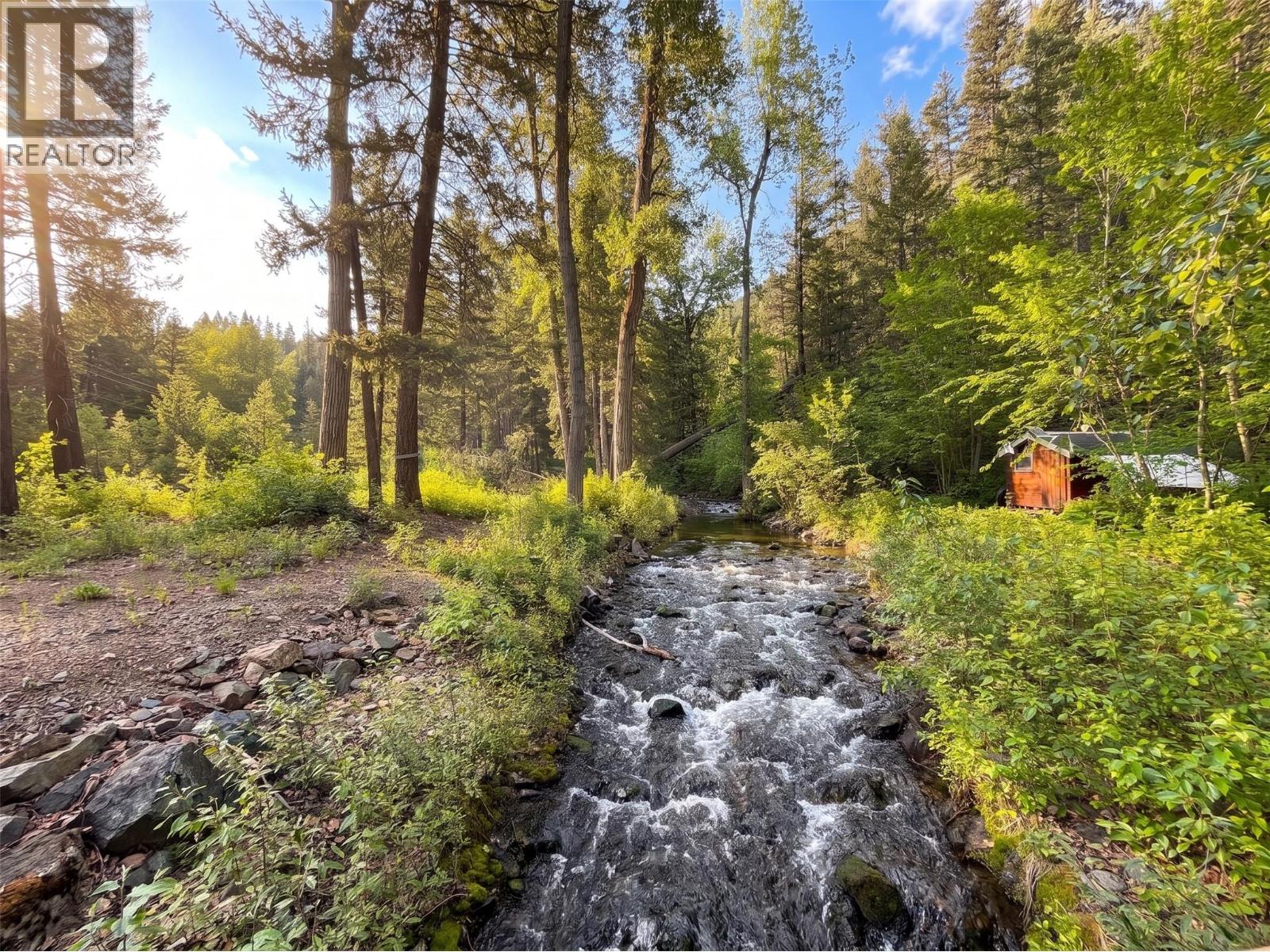 1748 Summers Creek Road Property Photo 4