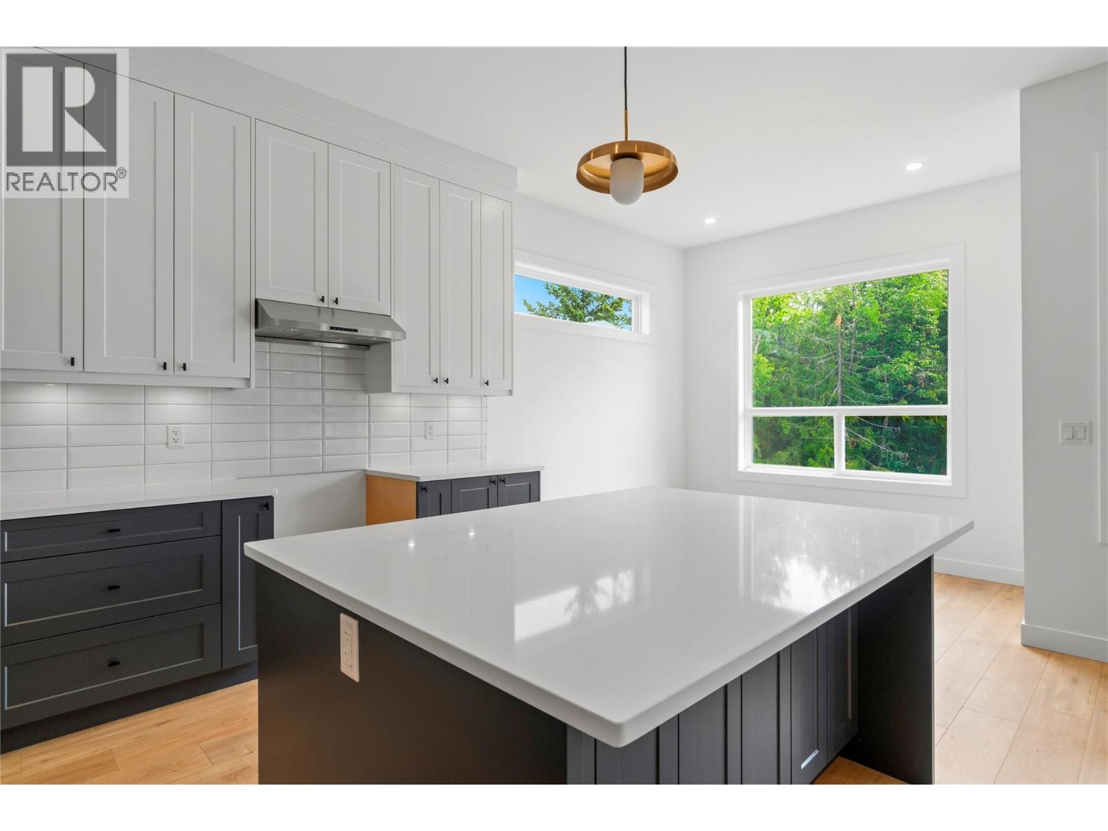 6800 42 Street Ne Property Photo 7