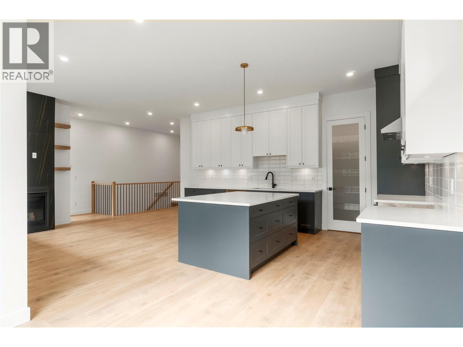 6800 42 Street Ne Property Photo 13