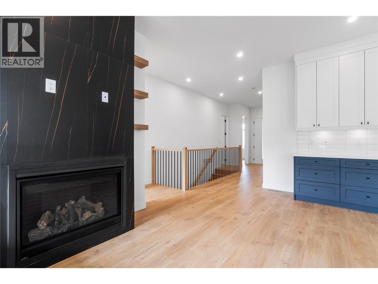 6800 42 Street Ne Property Photo 16